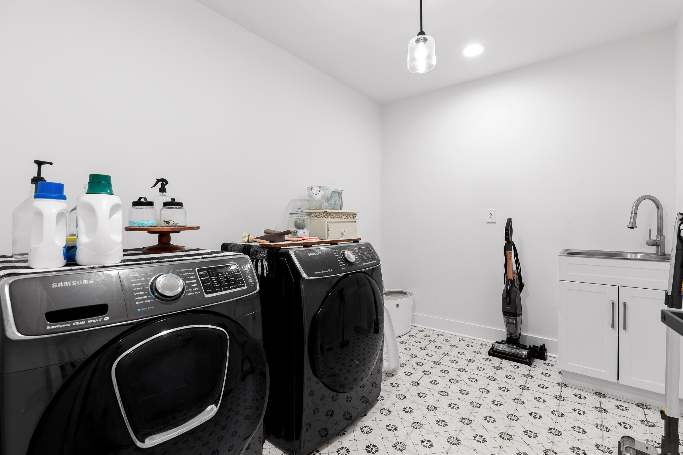 2089 Hudlow Loop Road