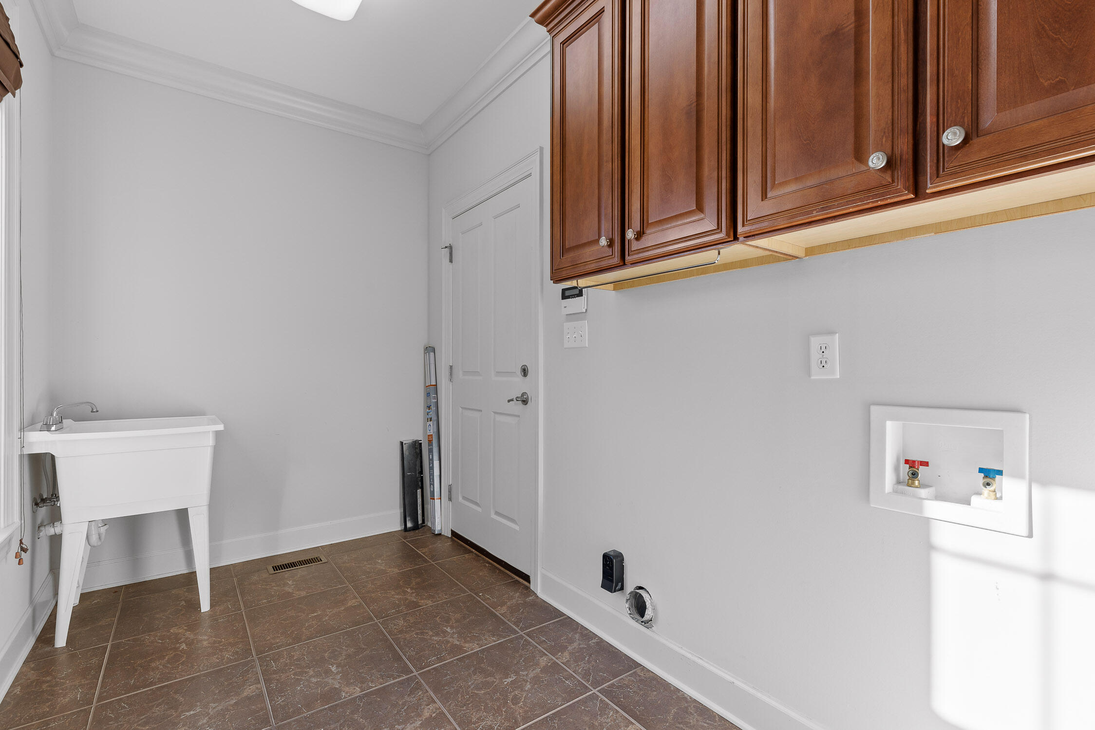 9524 Windrose Circle