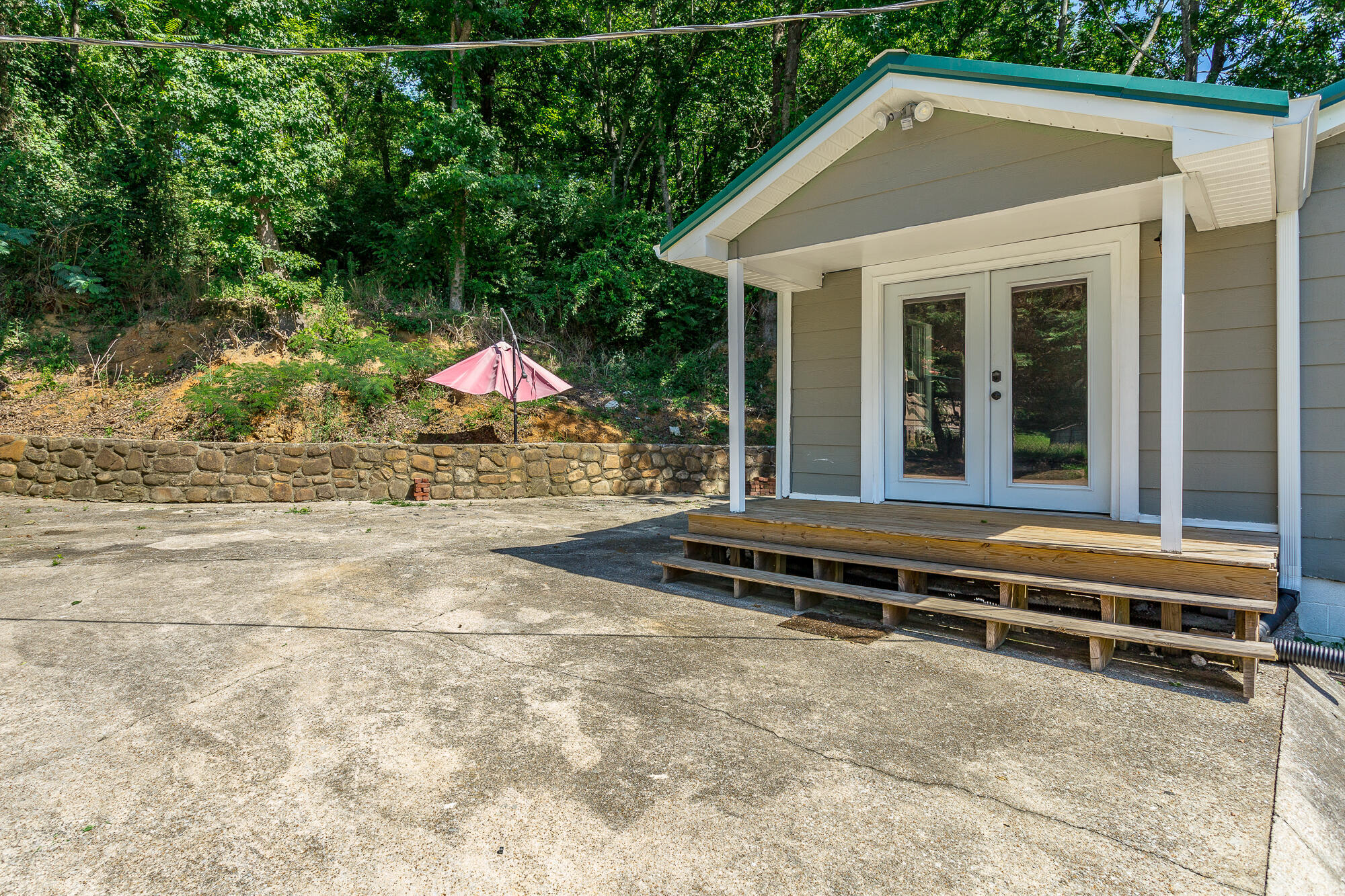 1011 W Elmwood Drive