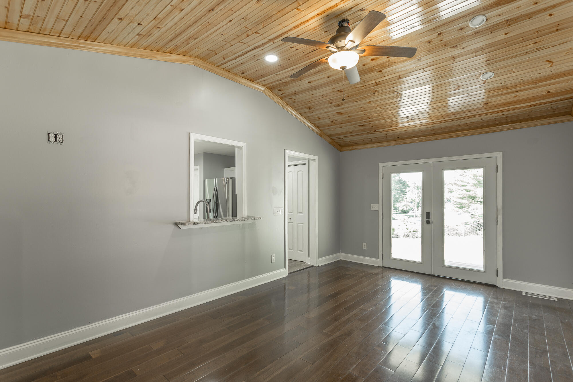 1011 W Elmwood Drive