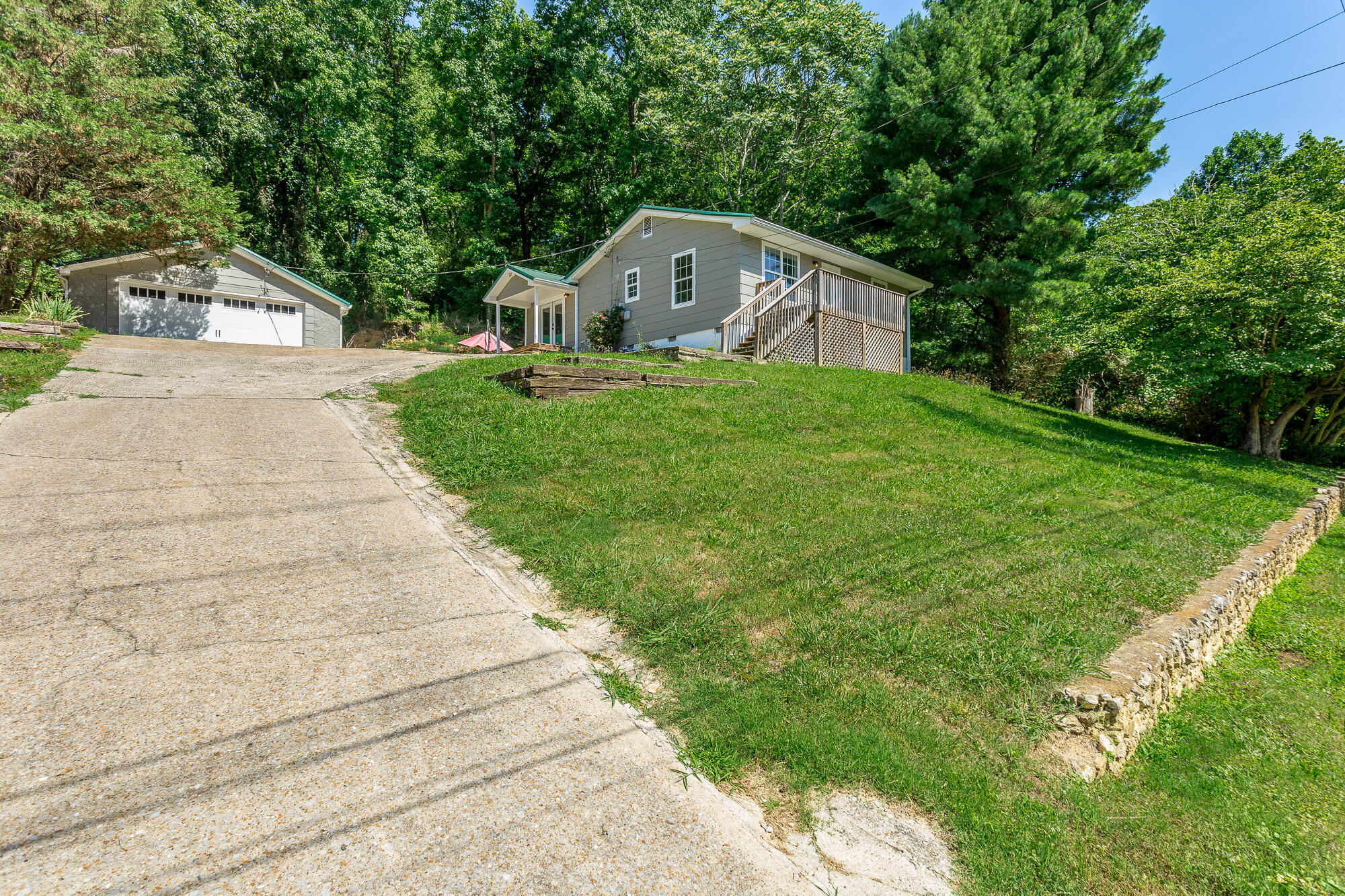 1011 W Elmwood Drive