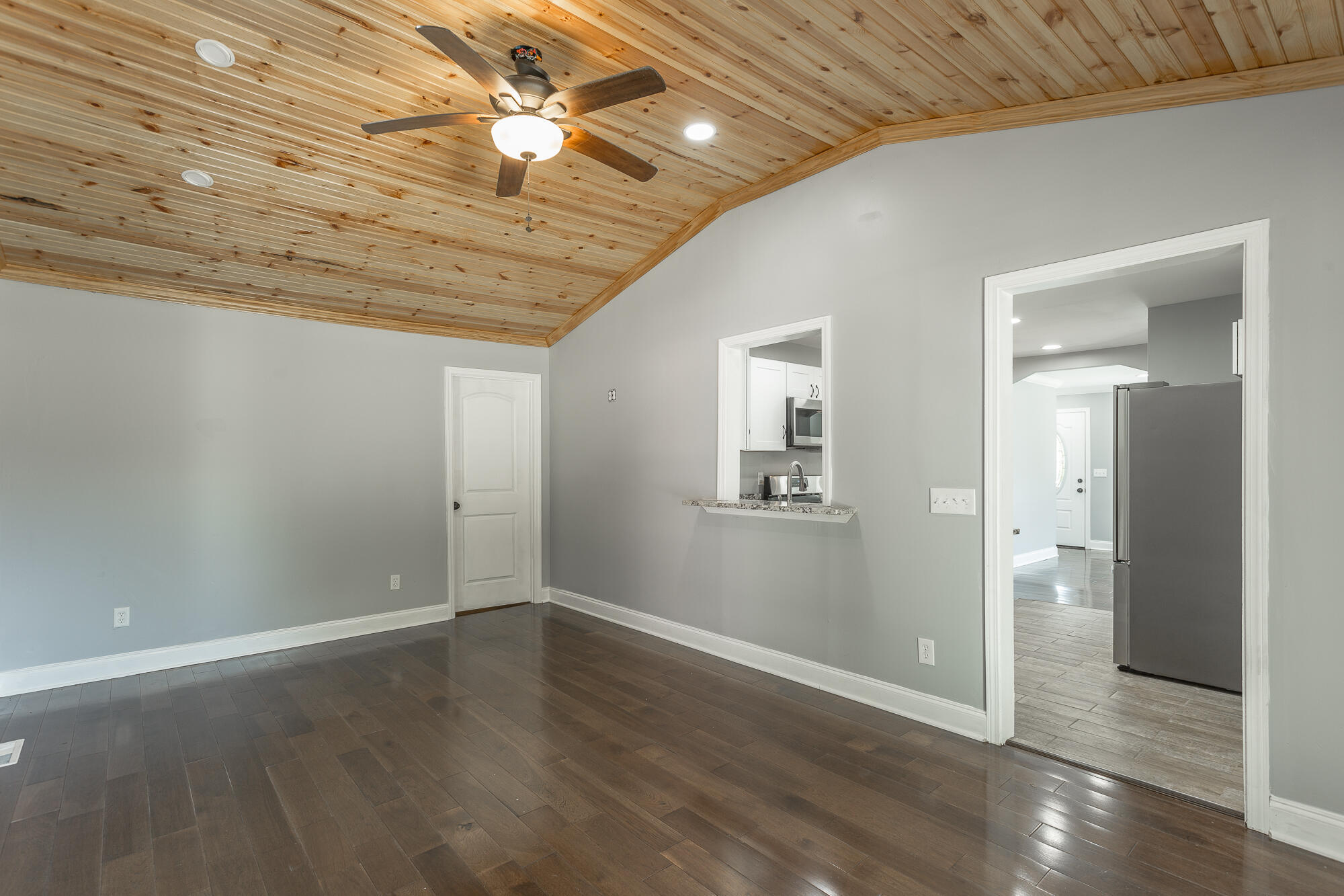 1011 W Elmwood Drive