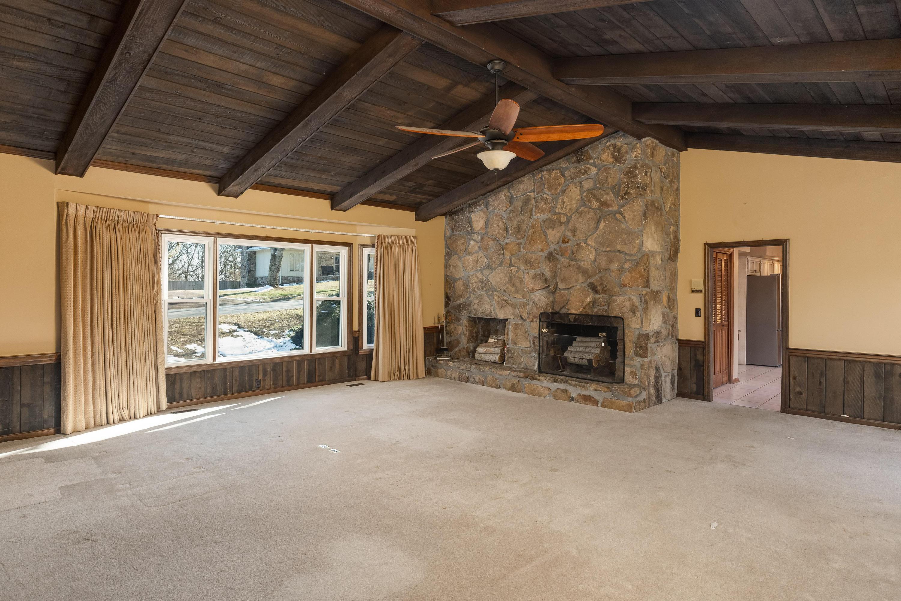 1725 Colonial Shores Drive