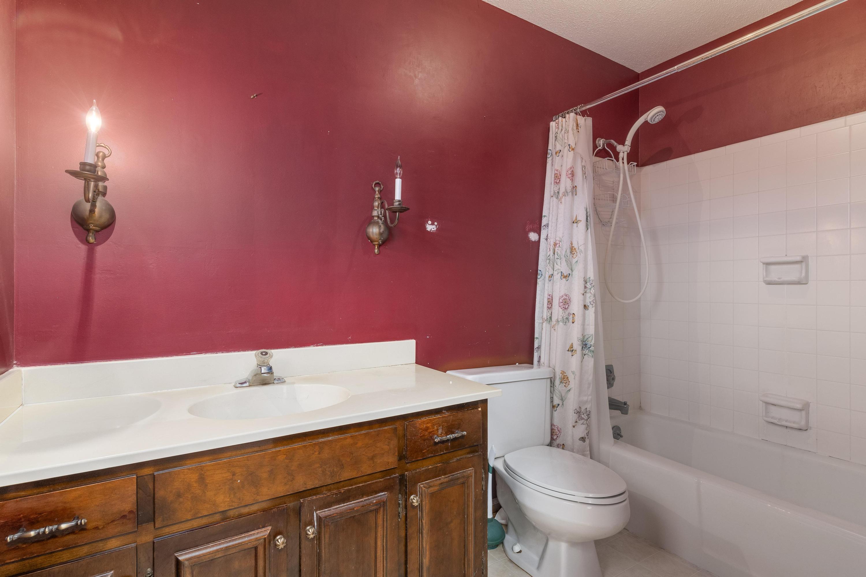 1725 Colonial Shores Drive