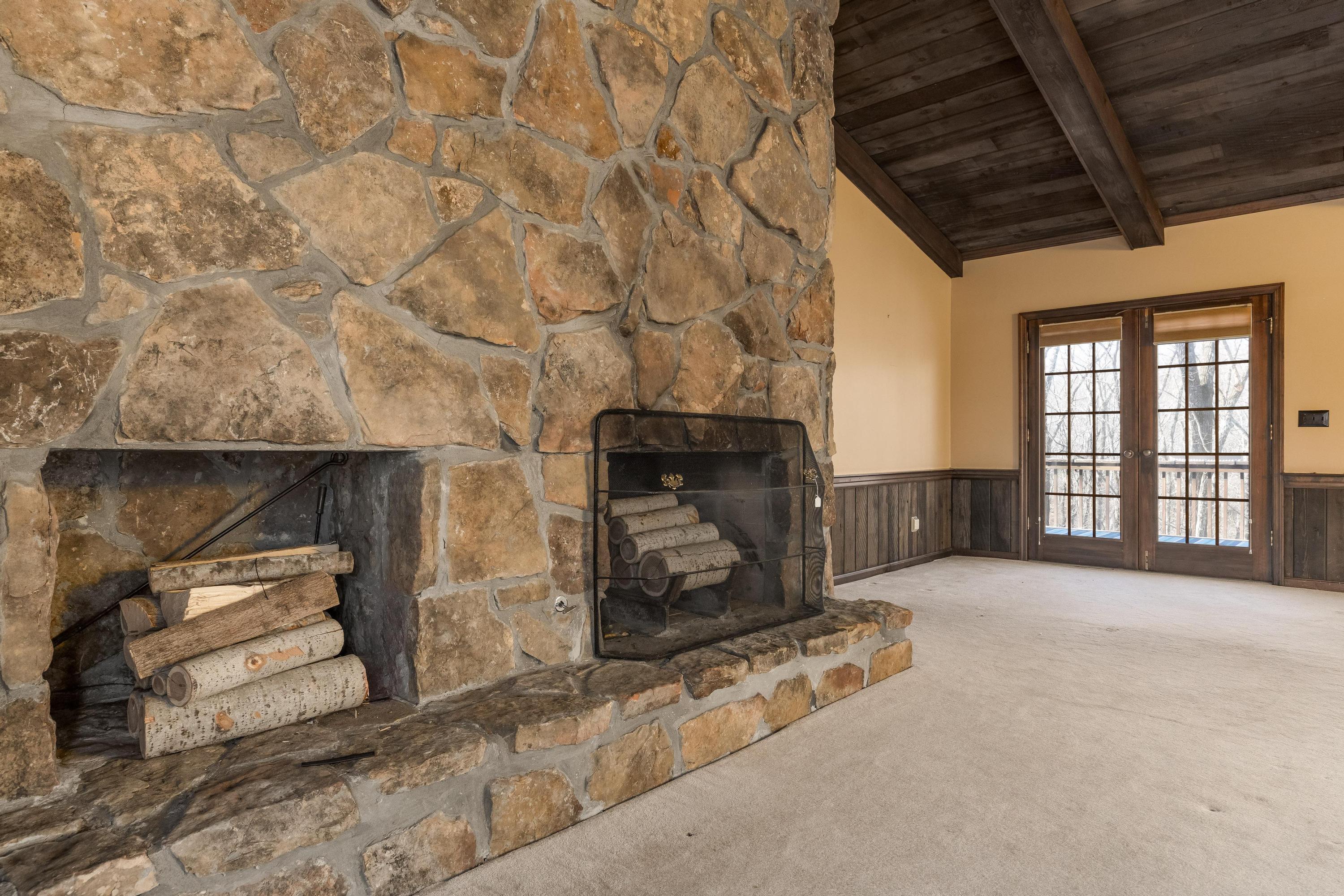 1725 Colonial Shores Drive