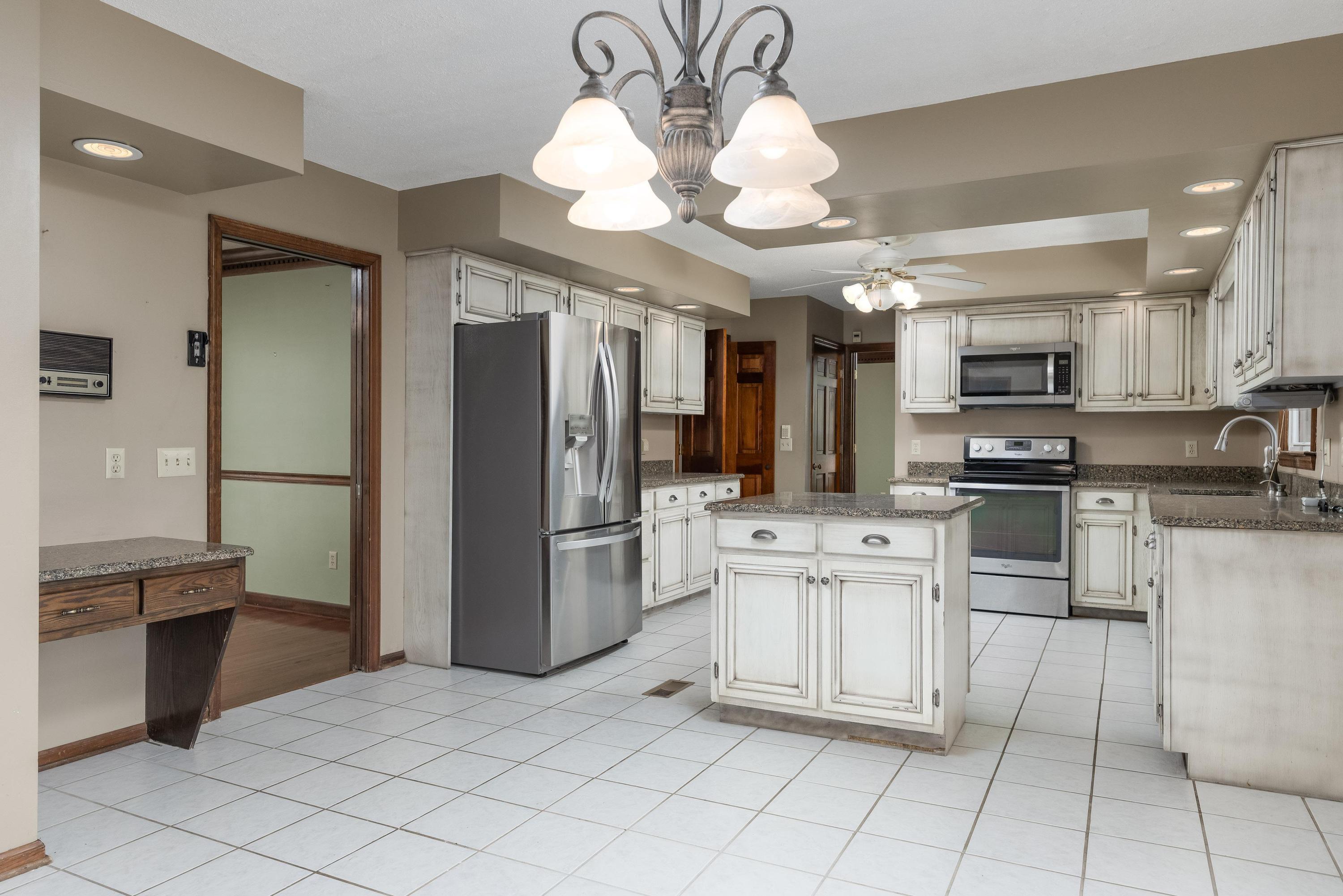 1725 Colonial Shores Drive