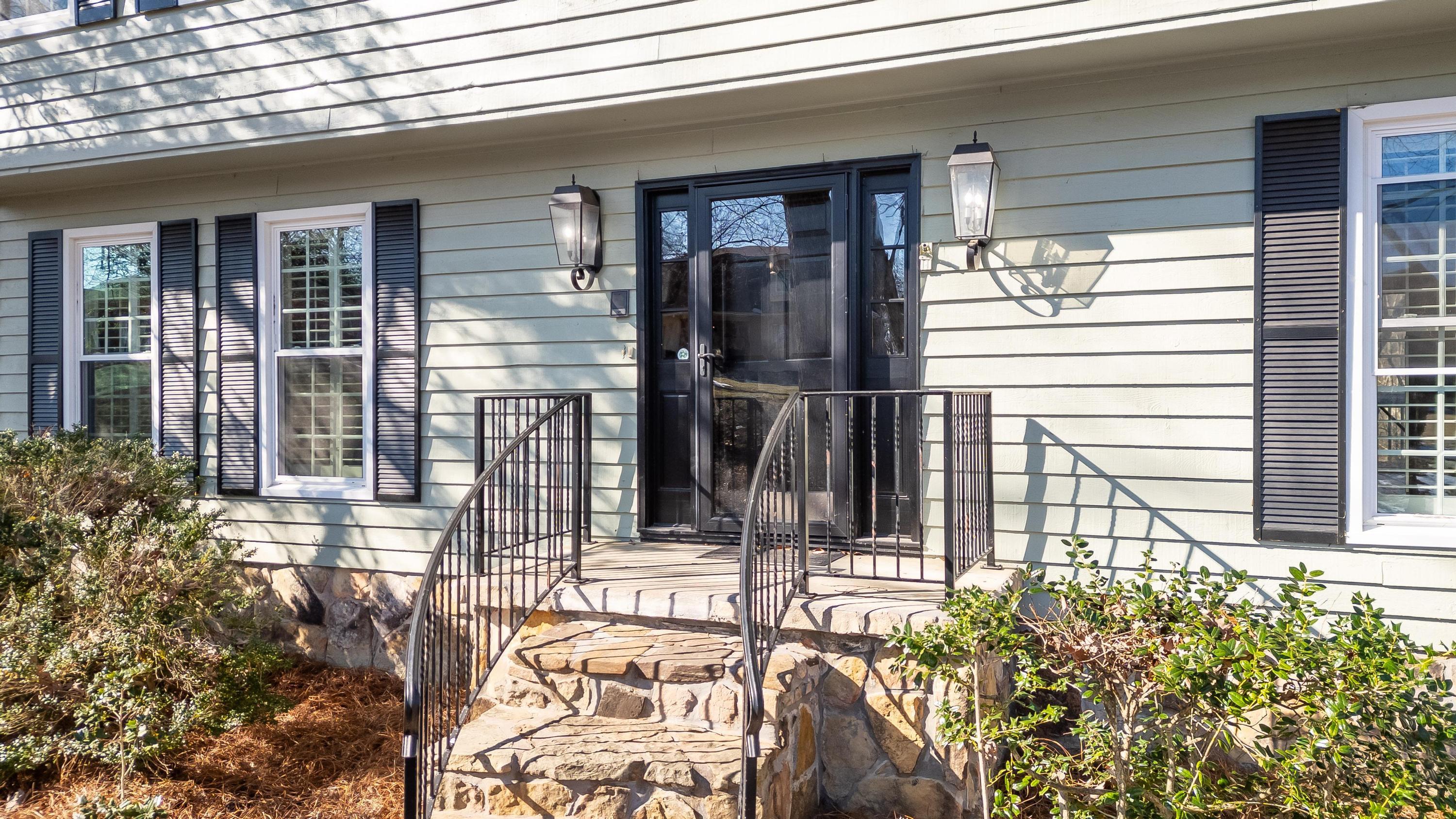 1725 Colonial Shores Drive