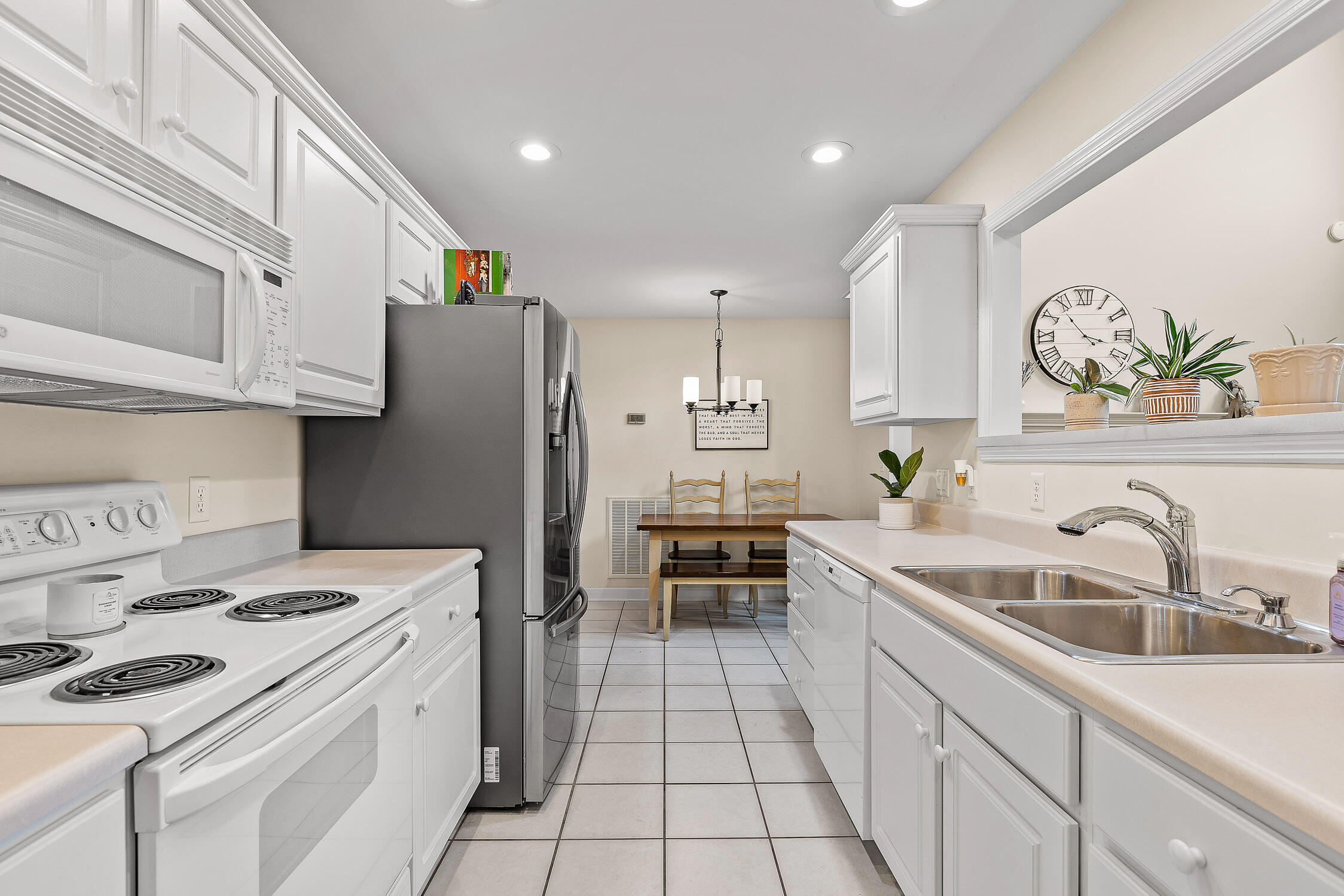 2410 Columbine Trail