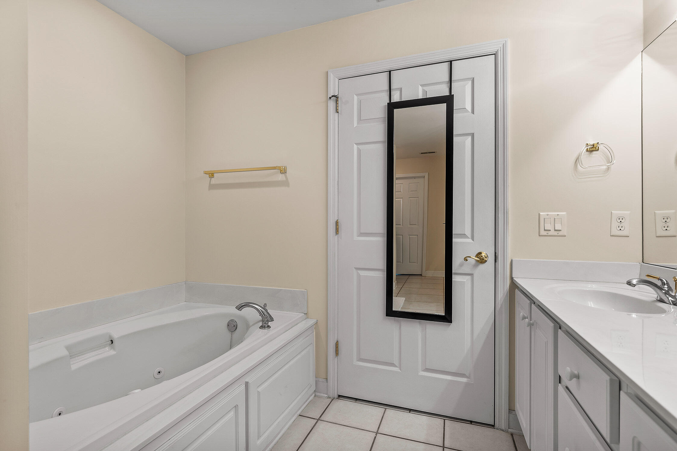 2410 Columbine Trail