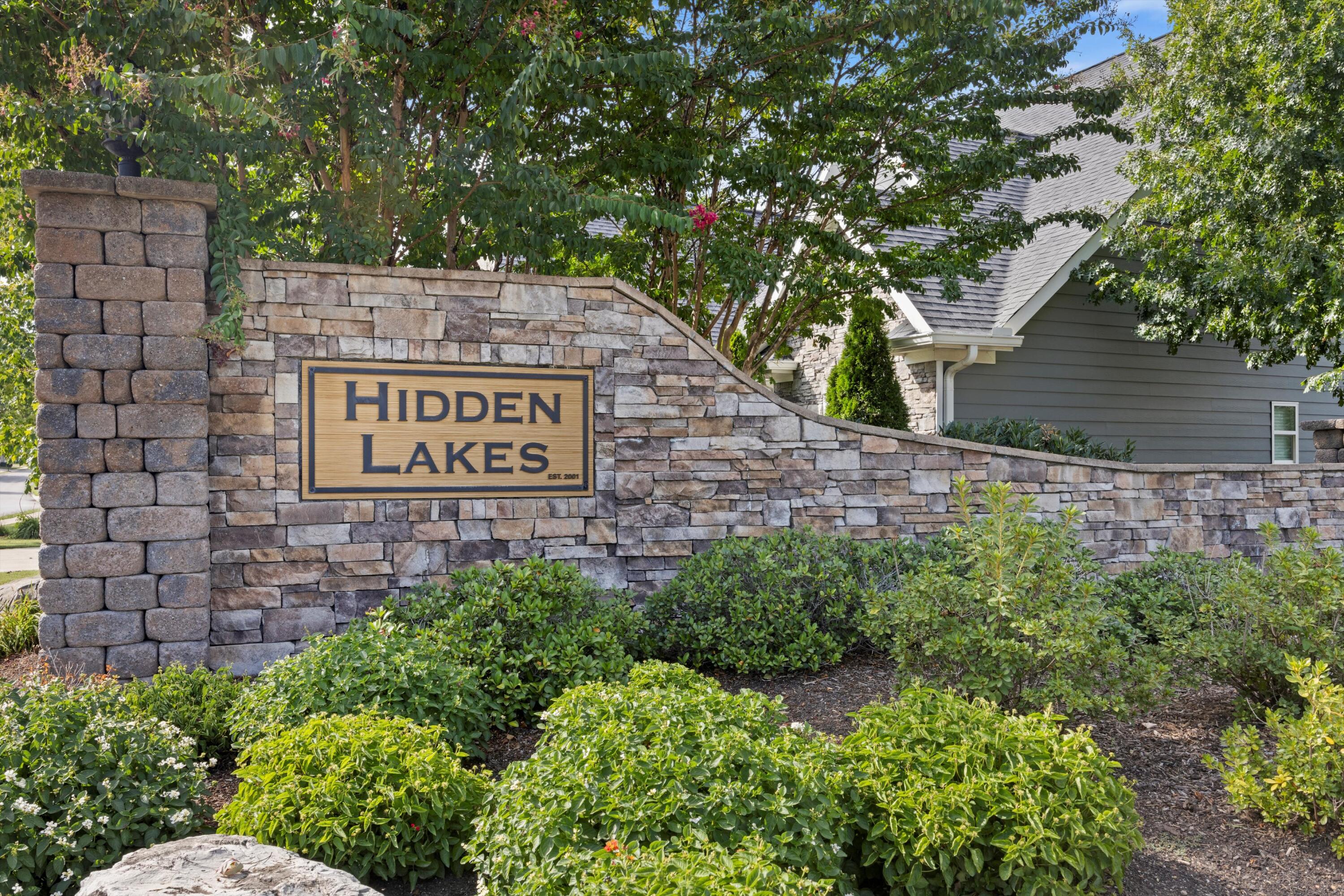 3182 Whistling Way, 172