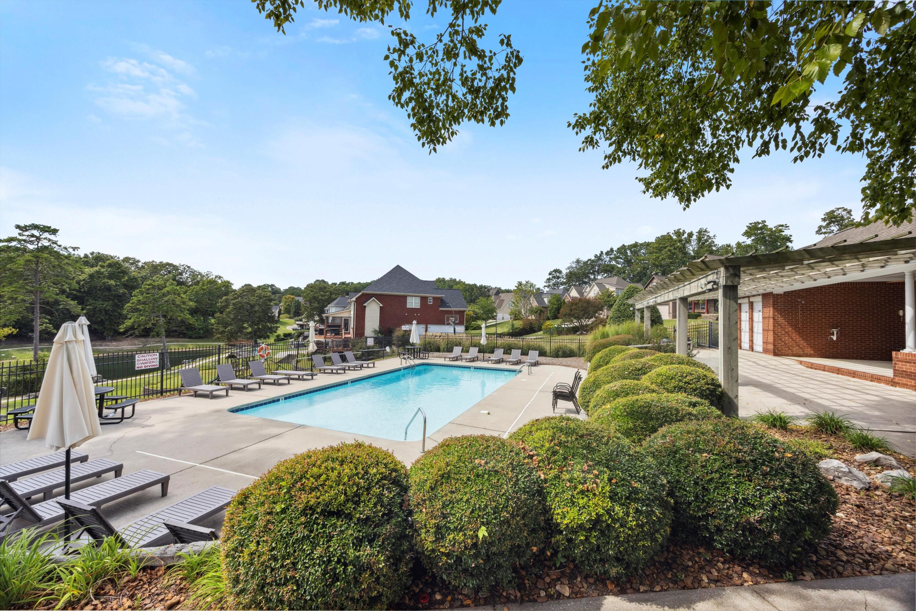 3182 Whistling Way, 172