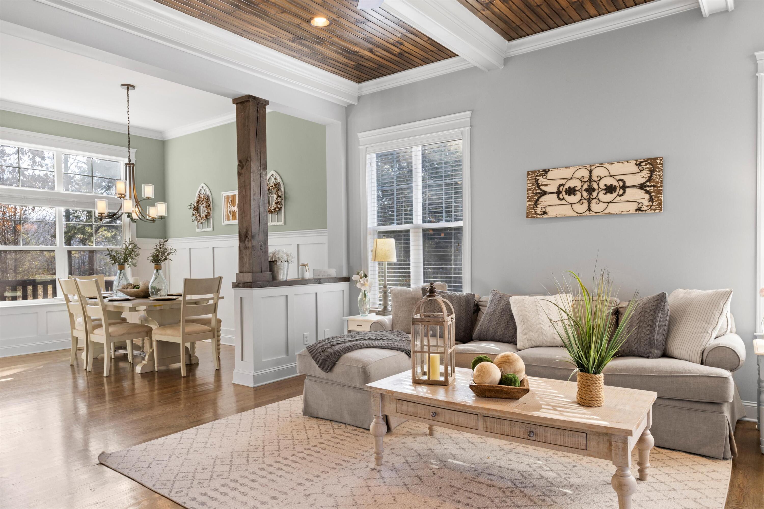 3182 Whistling Way, 172