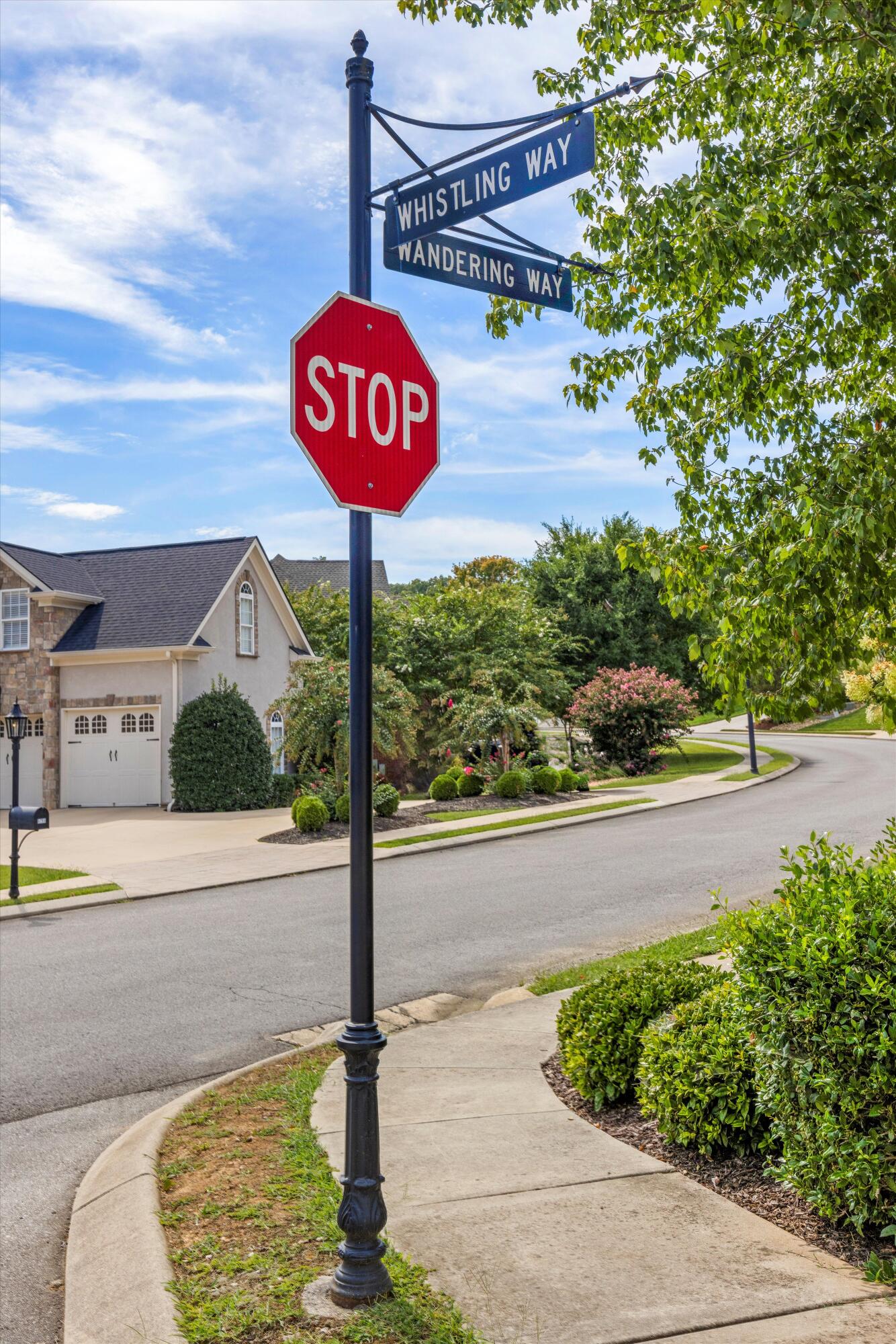 3182 Whistling Way, 172