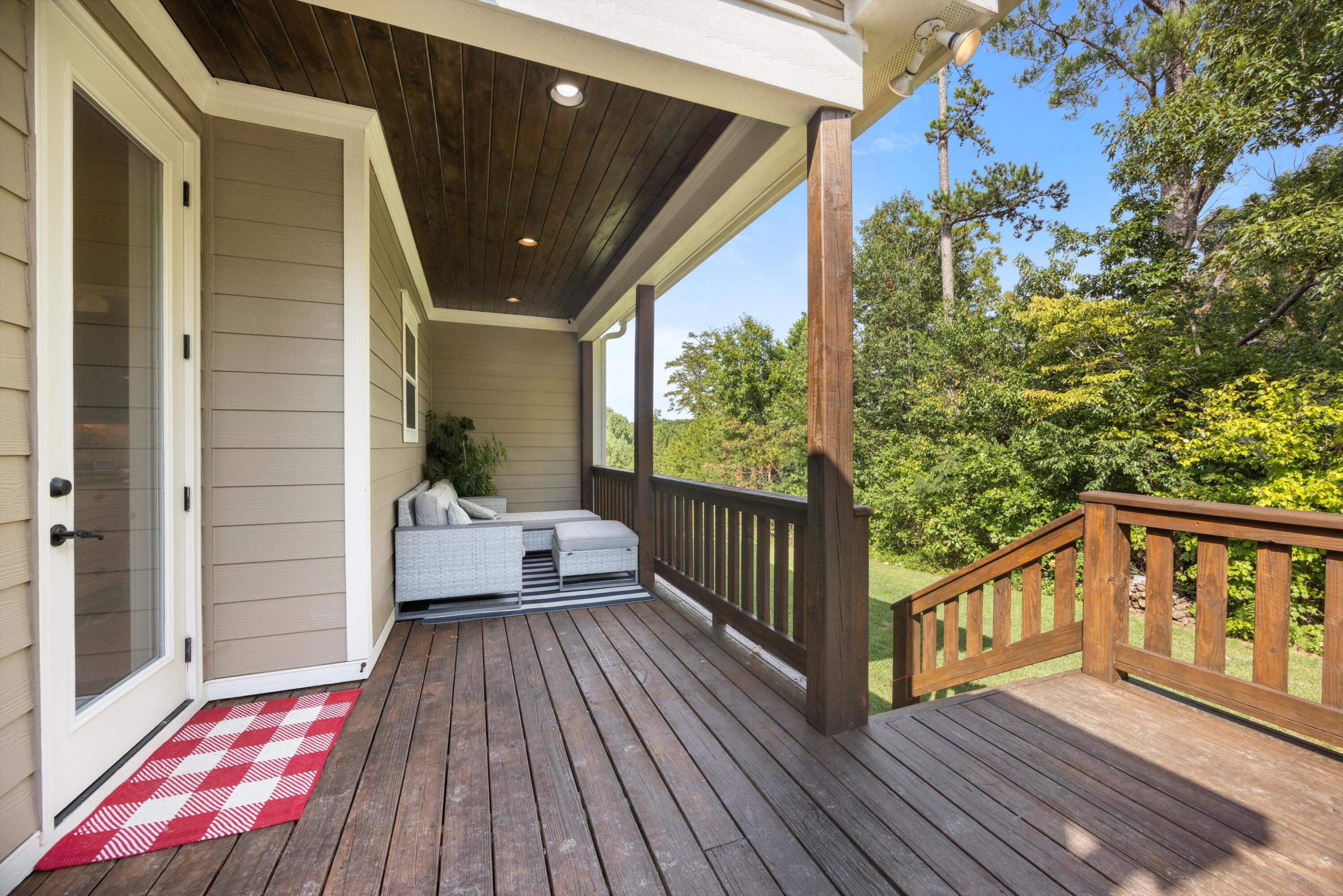 3182 Whistling Way, 172