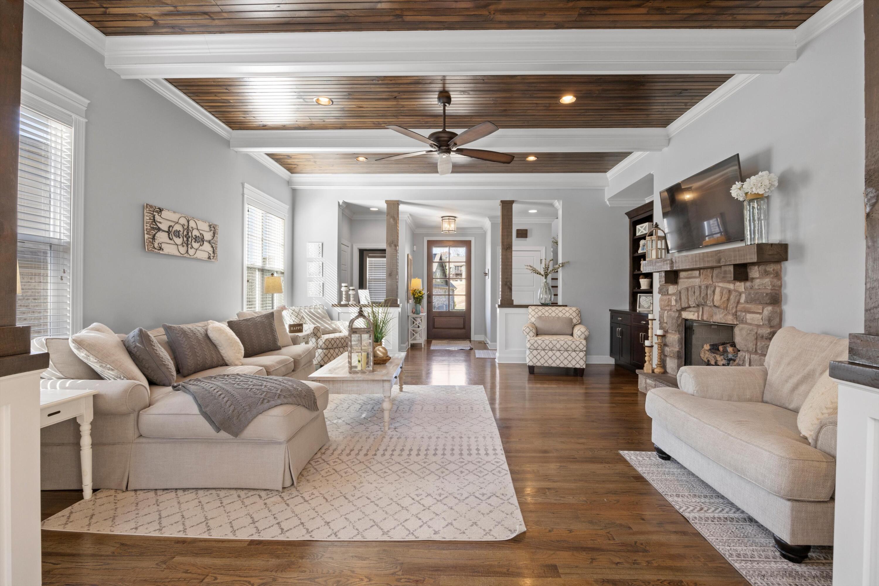3182 Whistling Way, 172