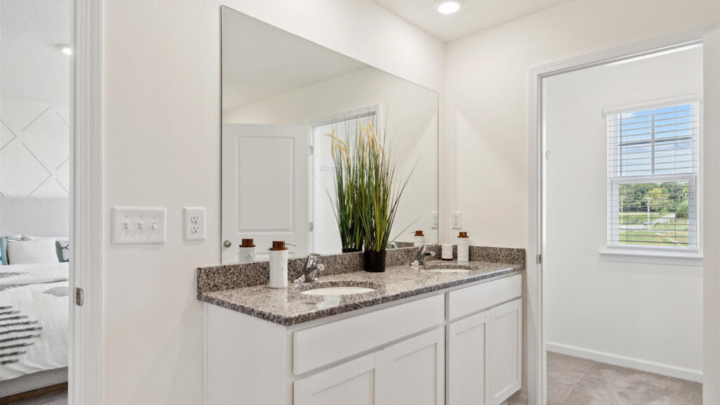 2019 Fairview Hls Drive NE