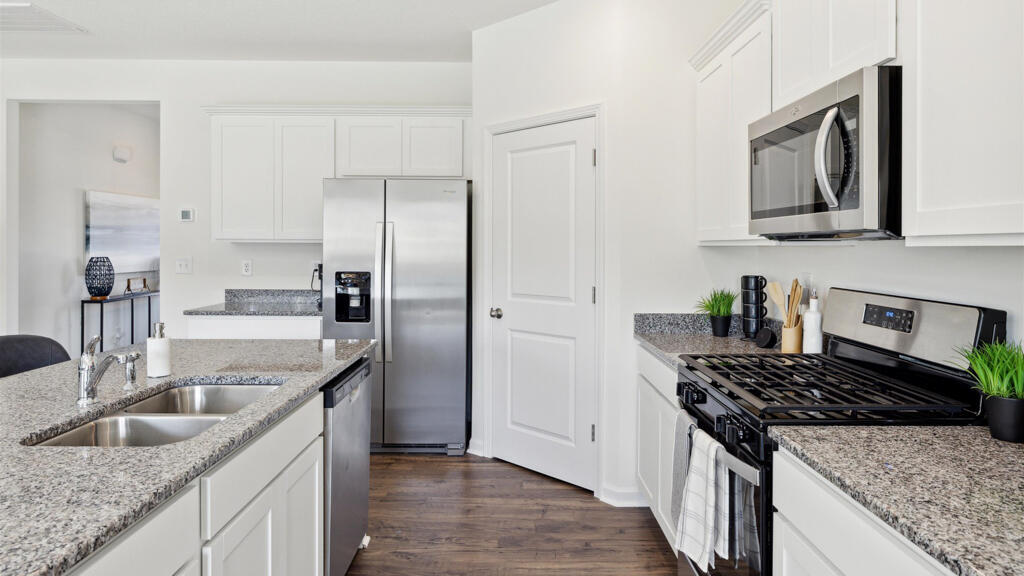 2019 Fairview Hls Drive NE