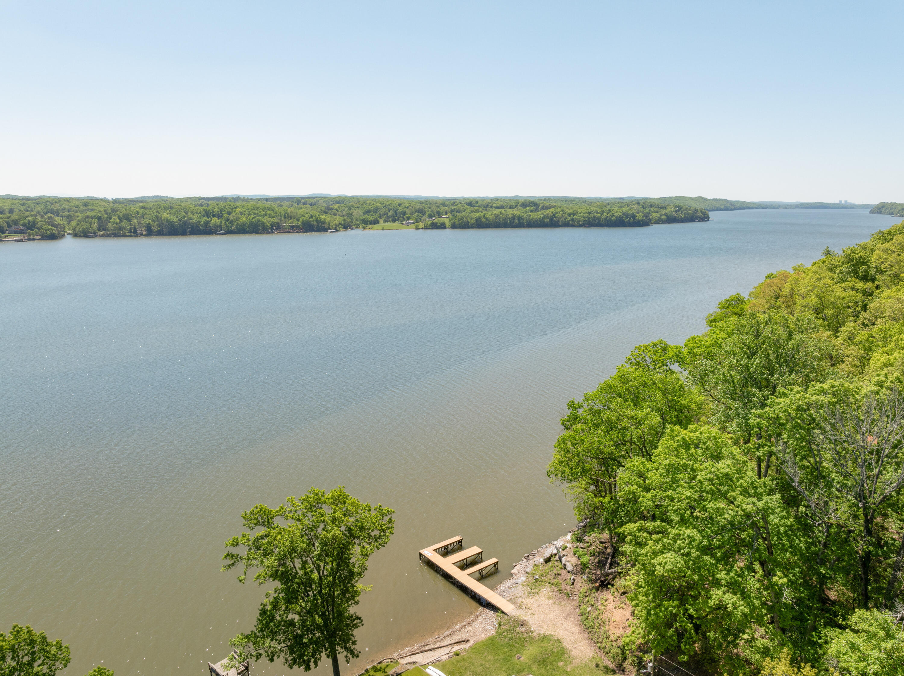 15903 Lakewood Drive