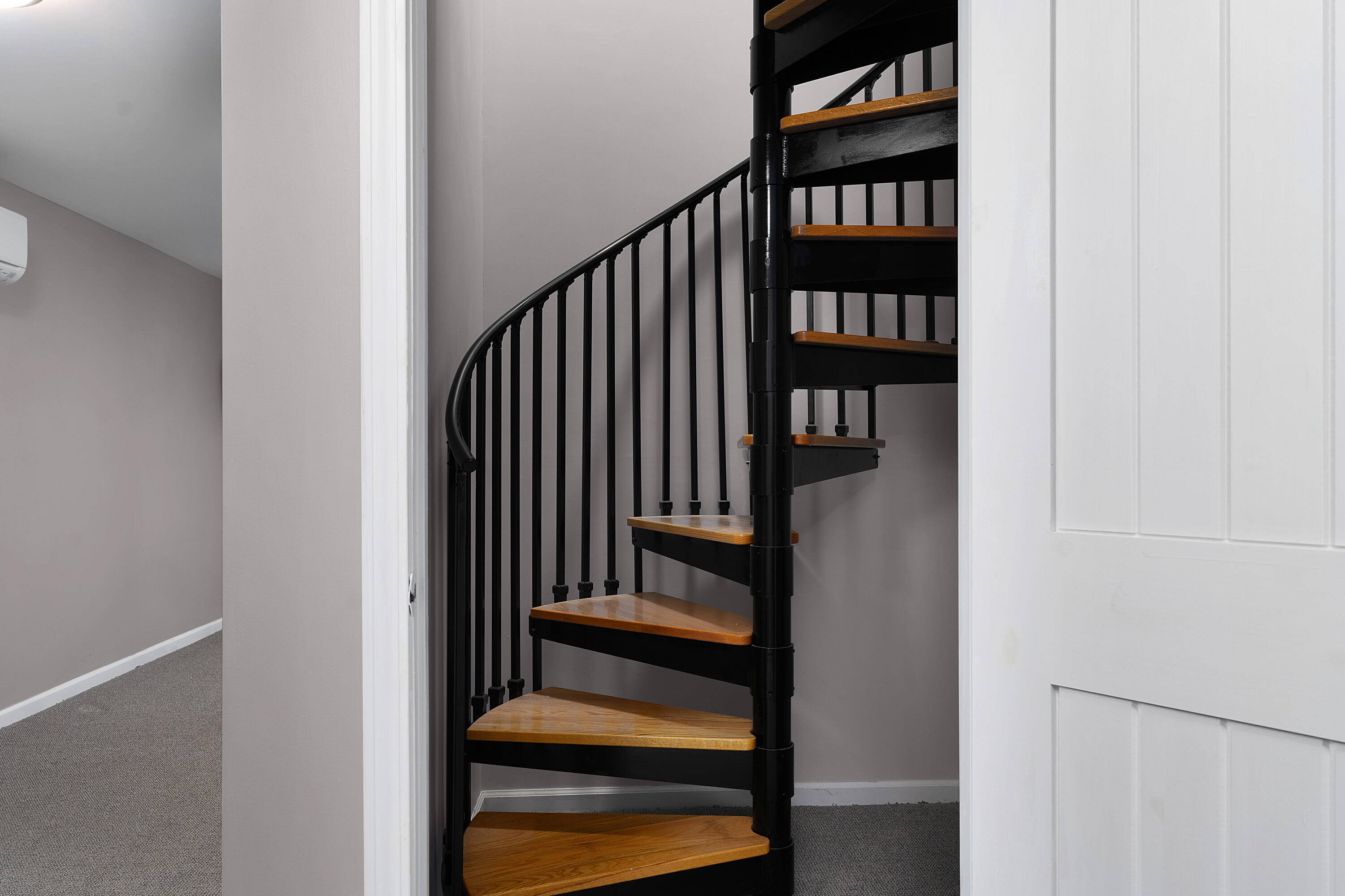 15903 Lakewood Drive