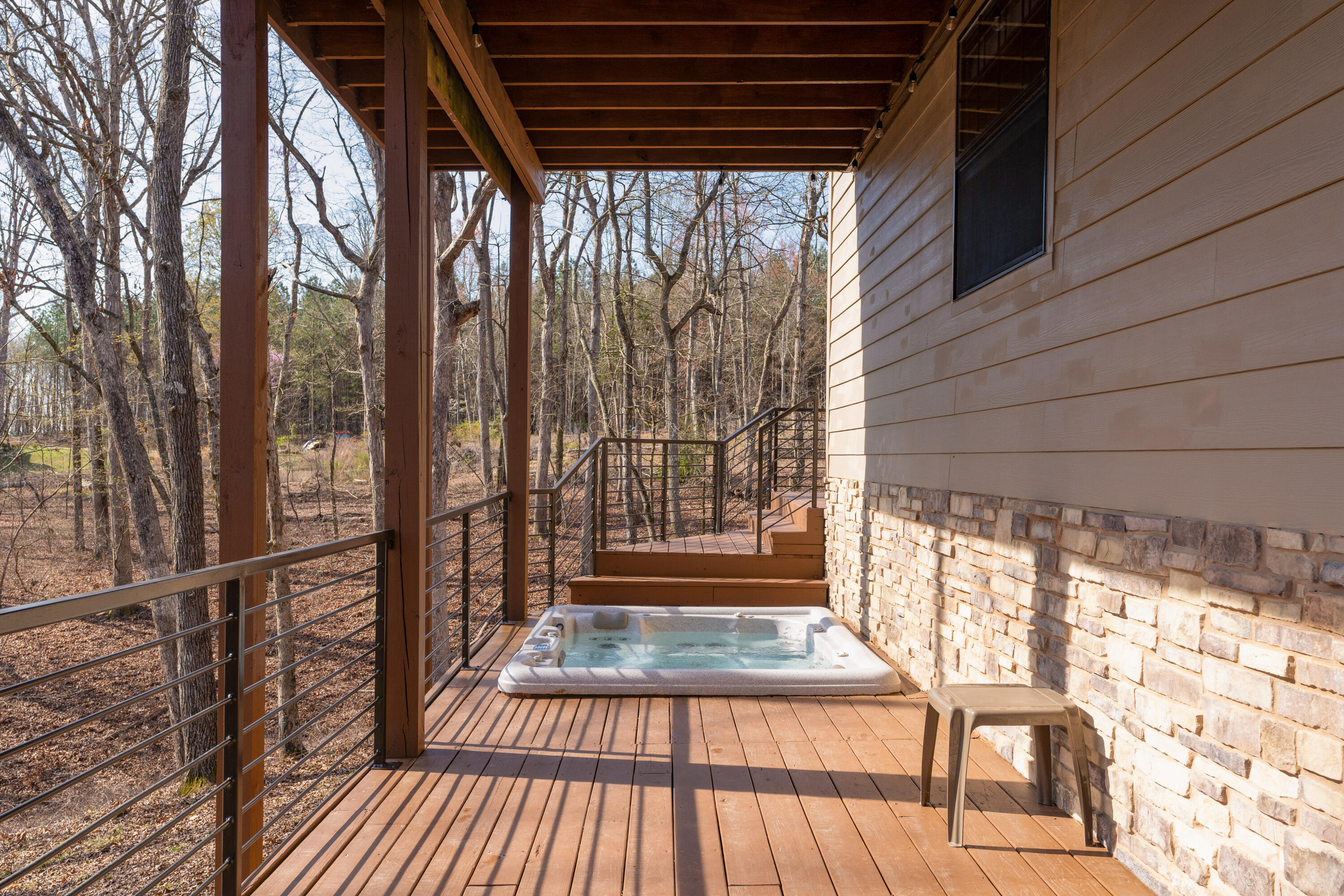 15903 Lakewood Drive