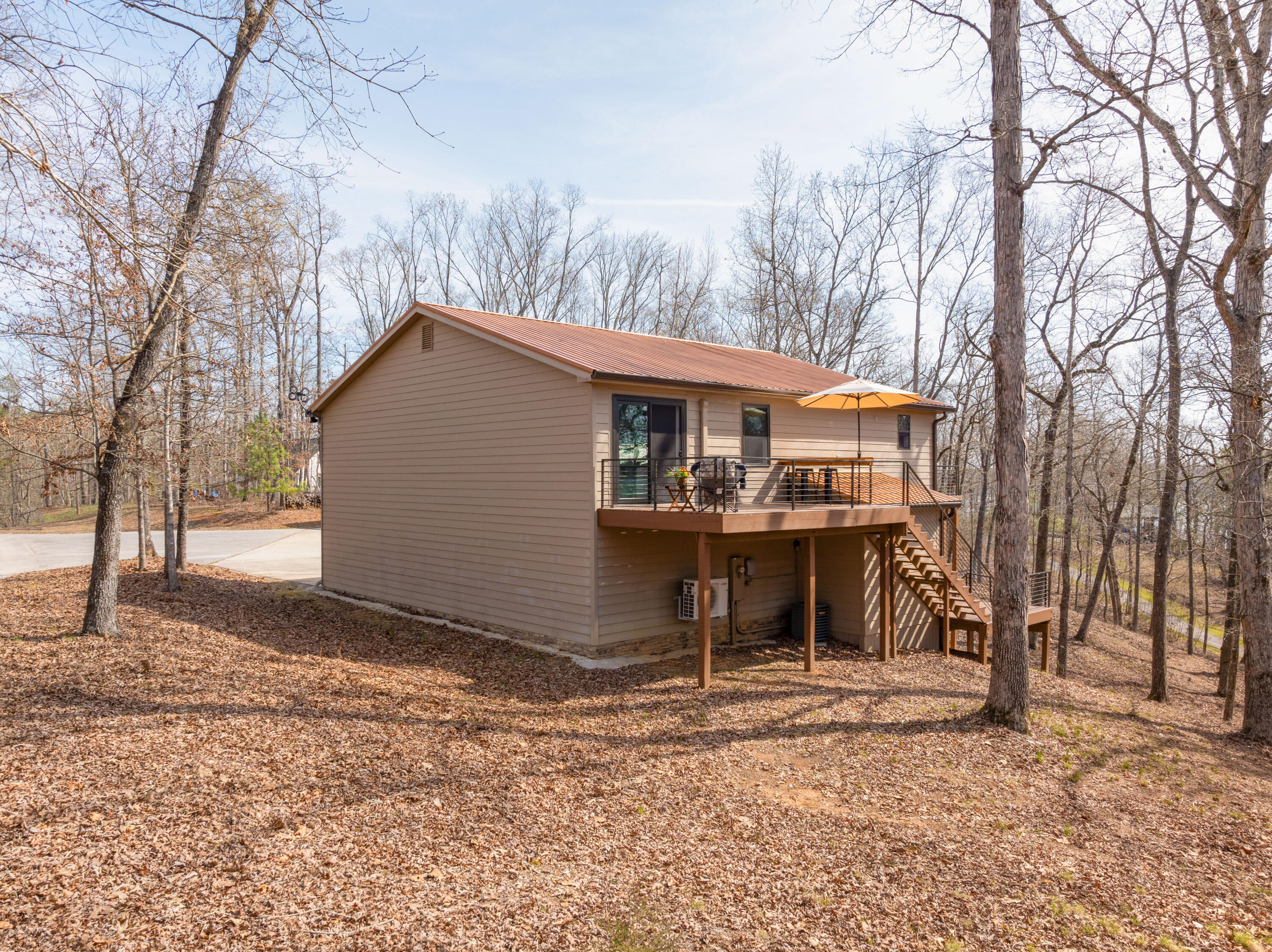 15903 Lakewood Drive