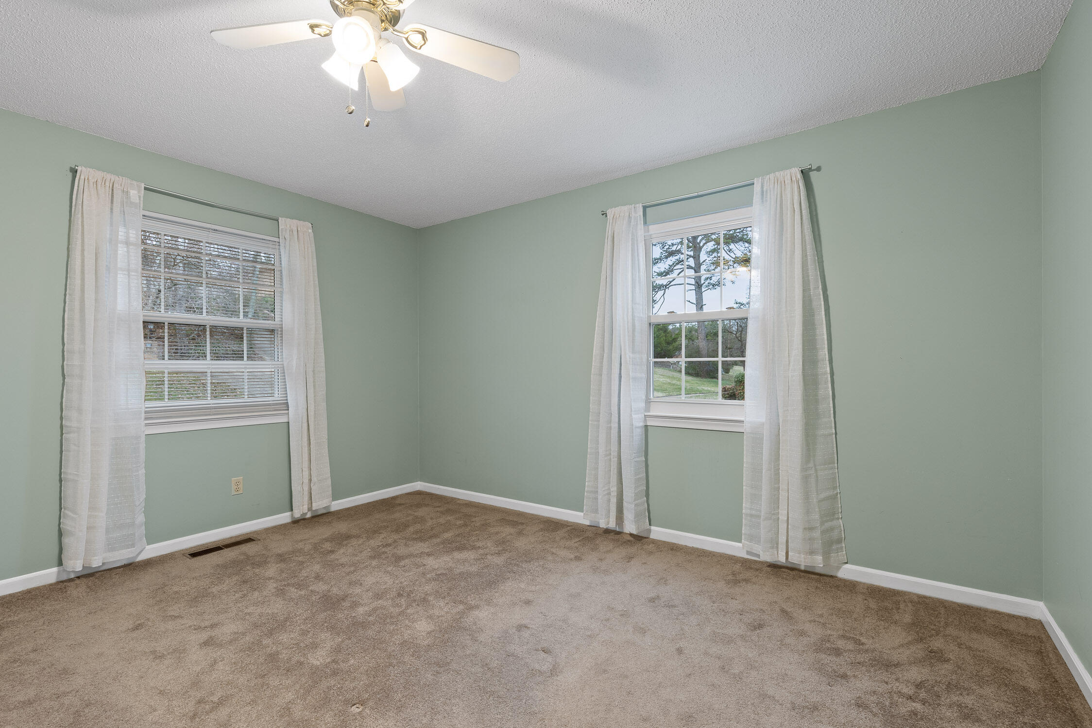 914 Belvoir Hills Circle