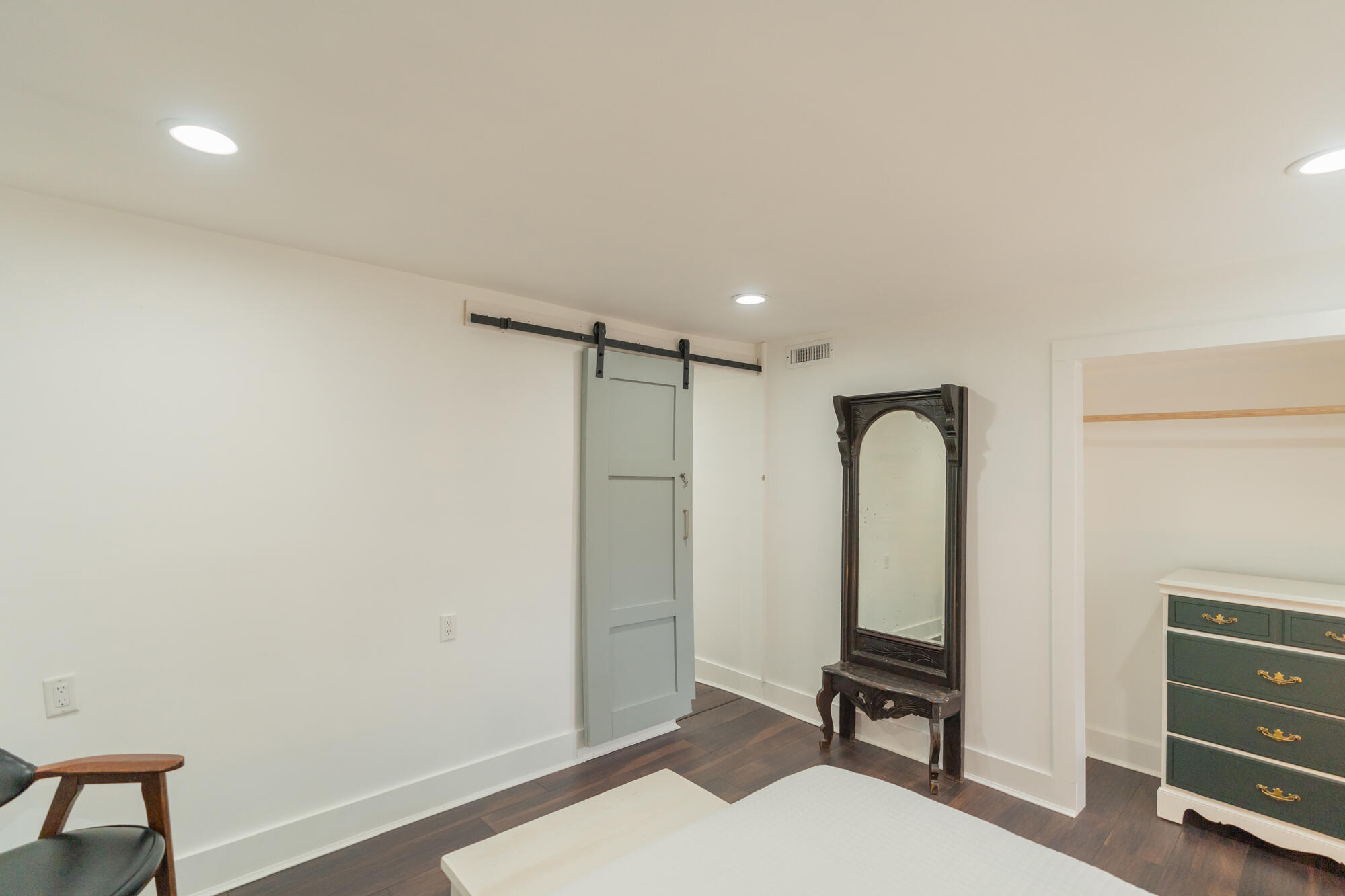 3516 Ridgevale Avenue