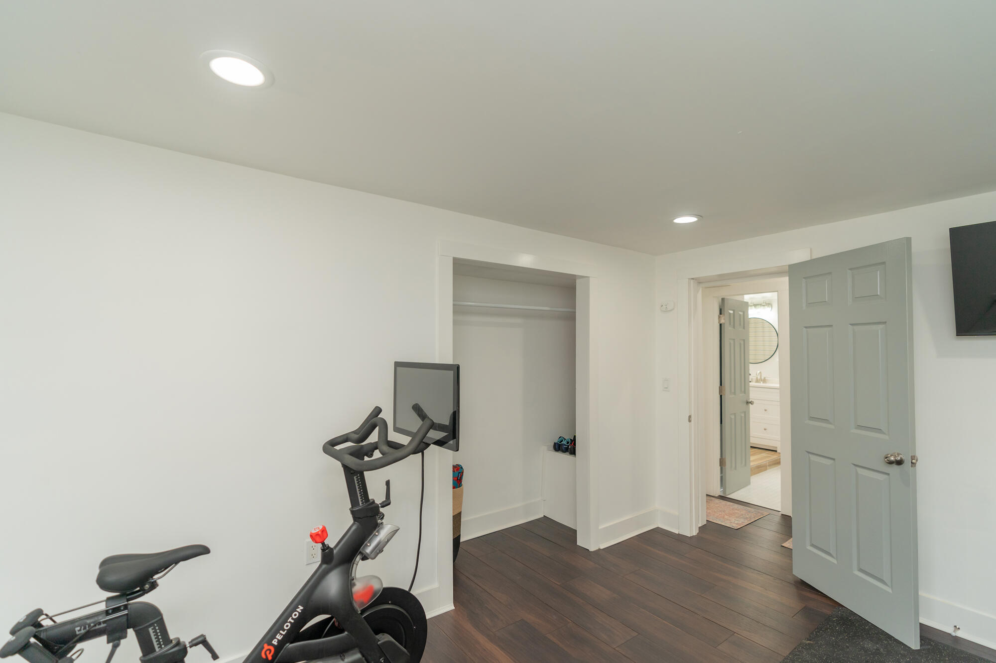 3516 Ridgevale Avenue