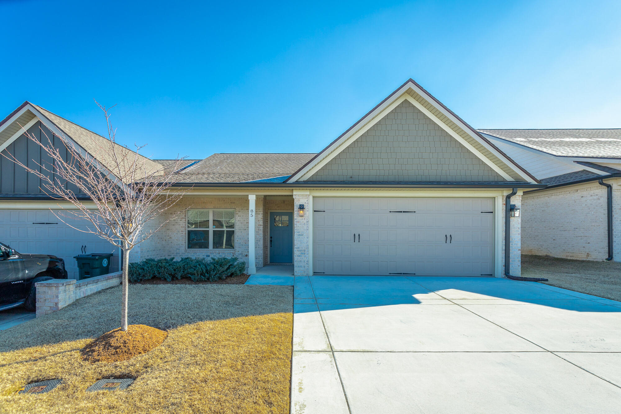 85 Brownstone Dr Drive