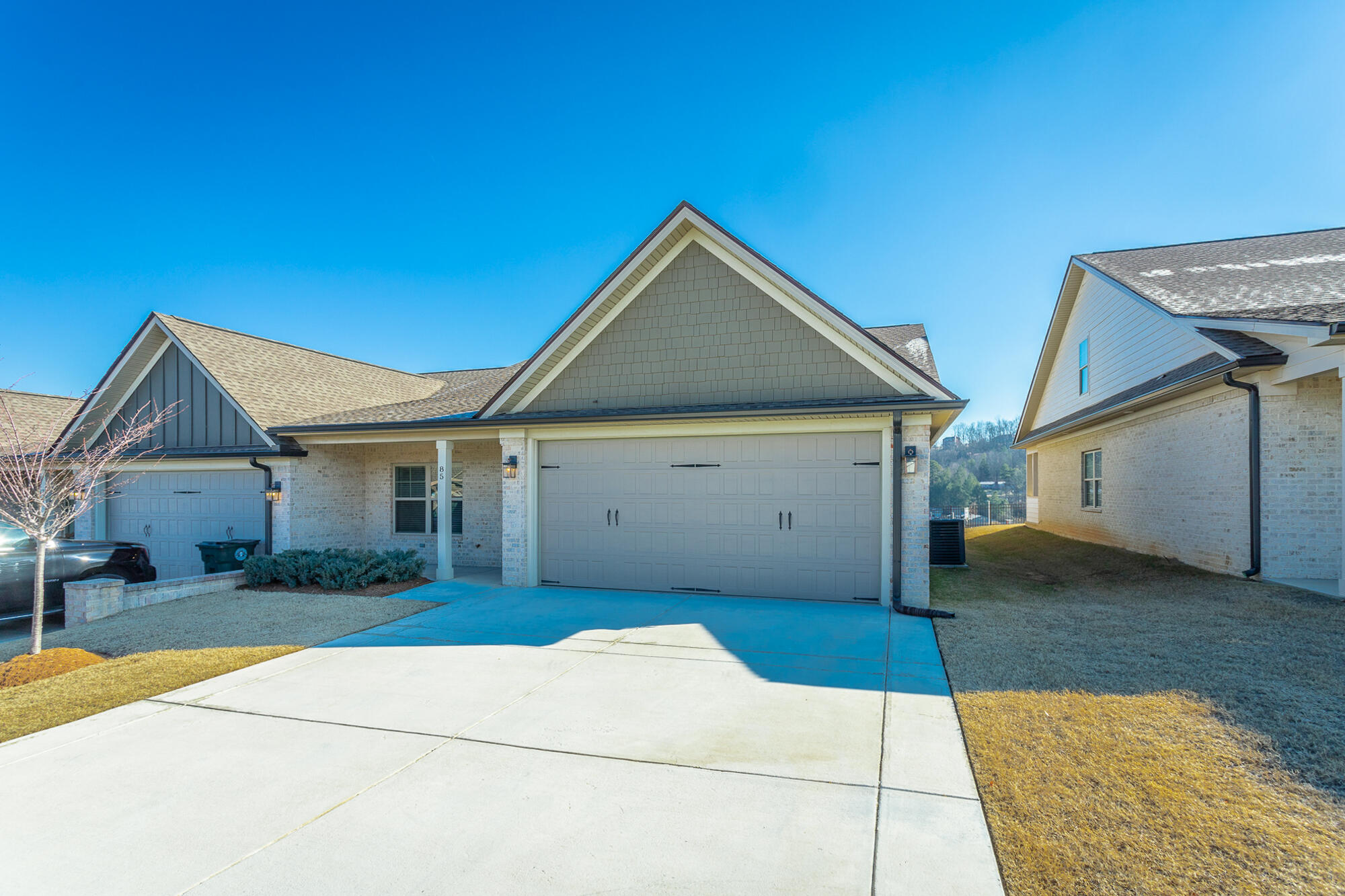 85 Brownstone Dr Drive