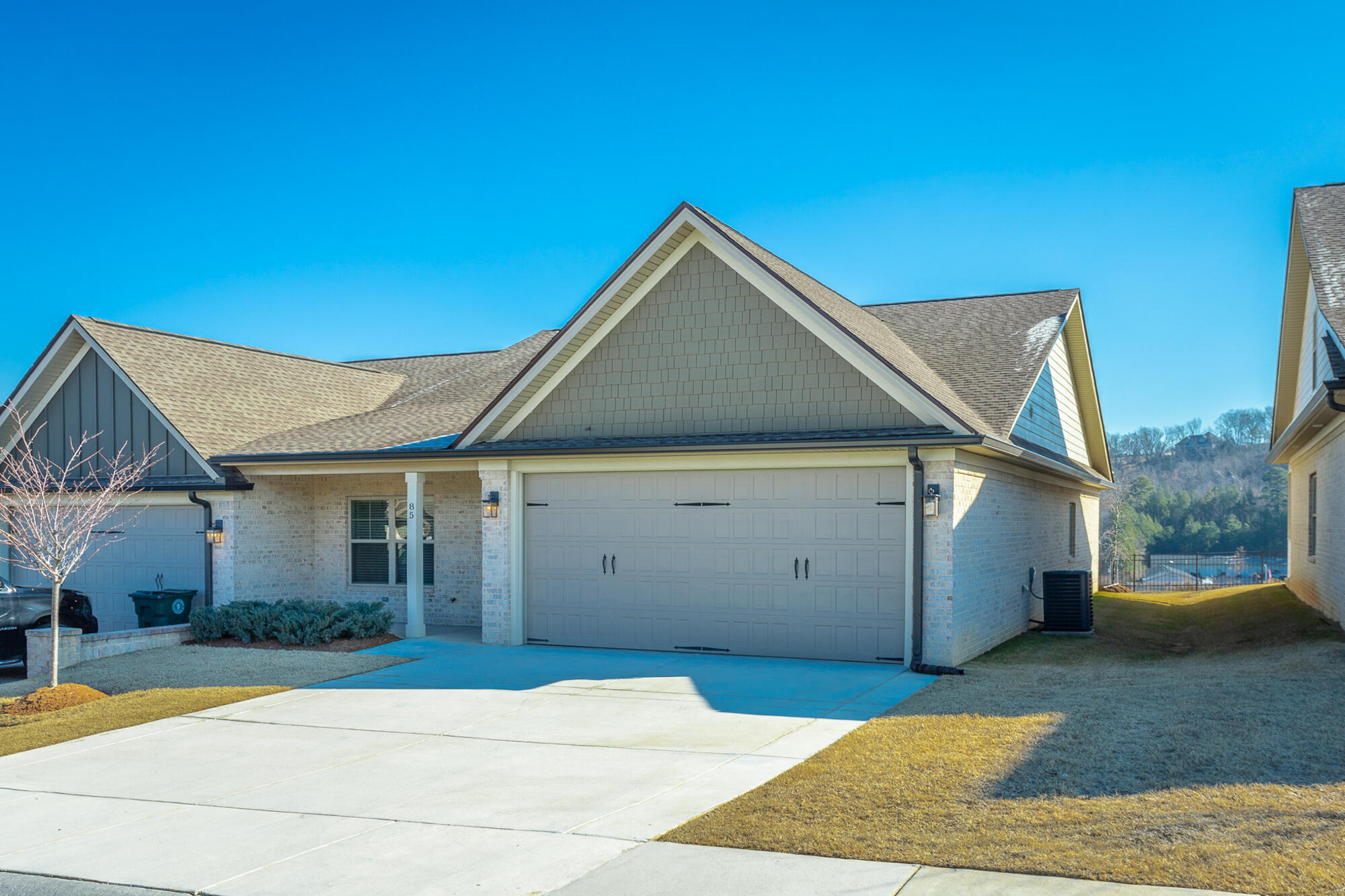 85 Brownstone Dr Drive