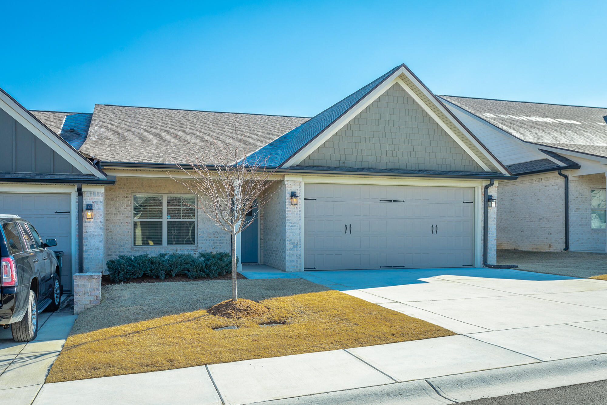 85 Brownstone Dr Drive