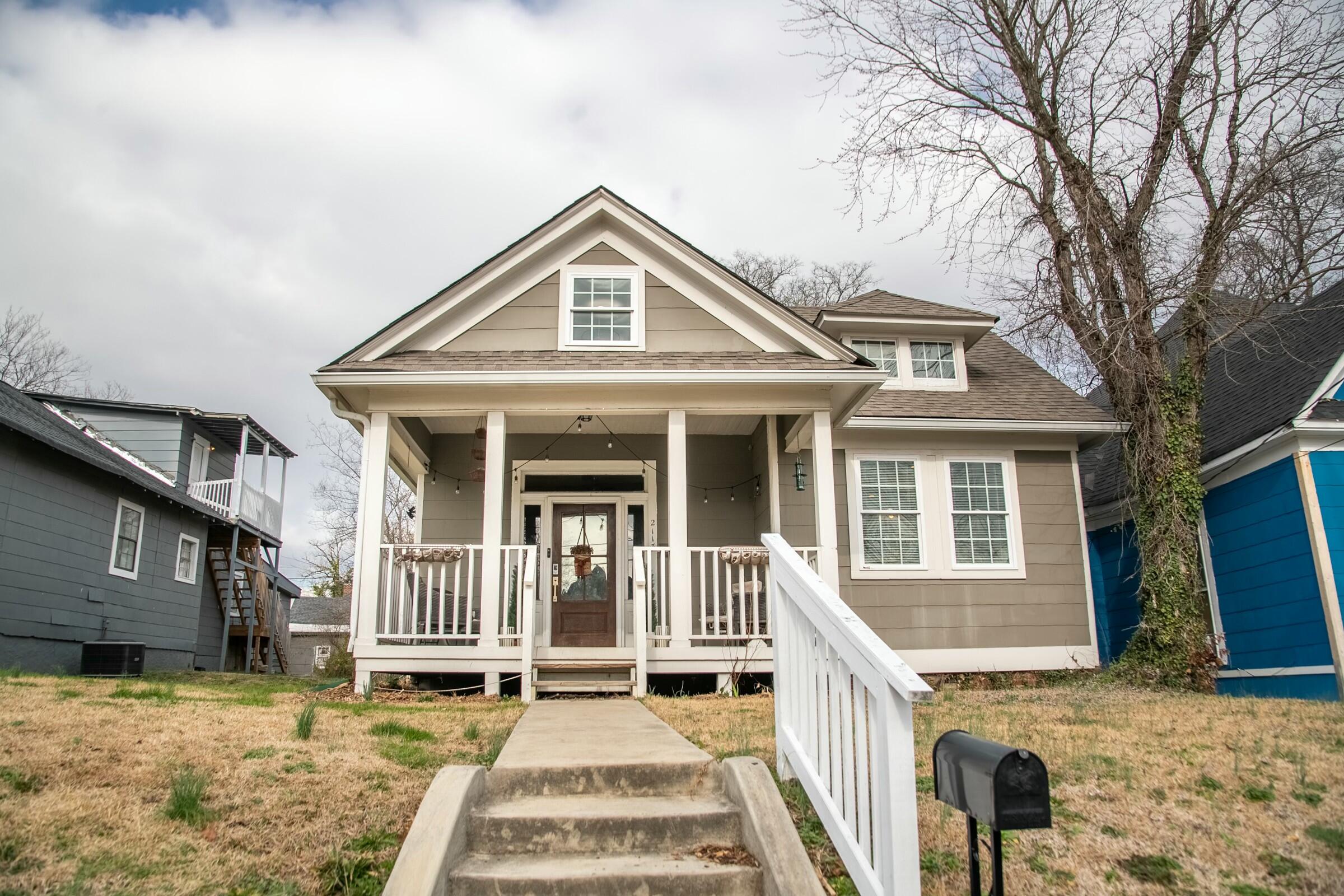 2113 Chamberlain Avenue