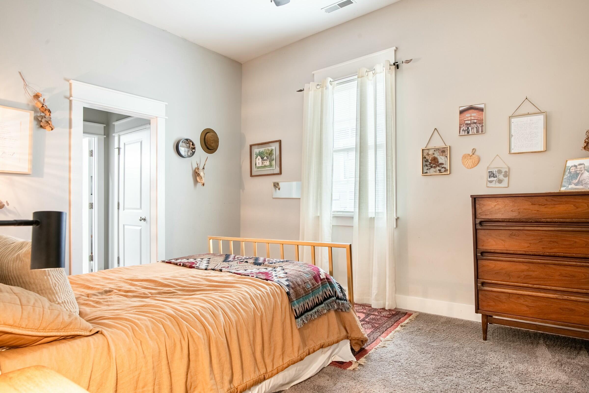 2113 Chamberlain Avenue