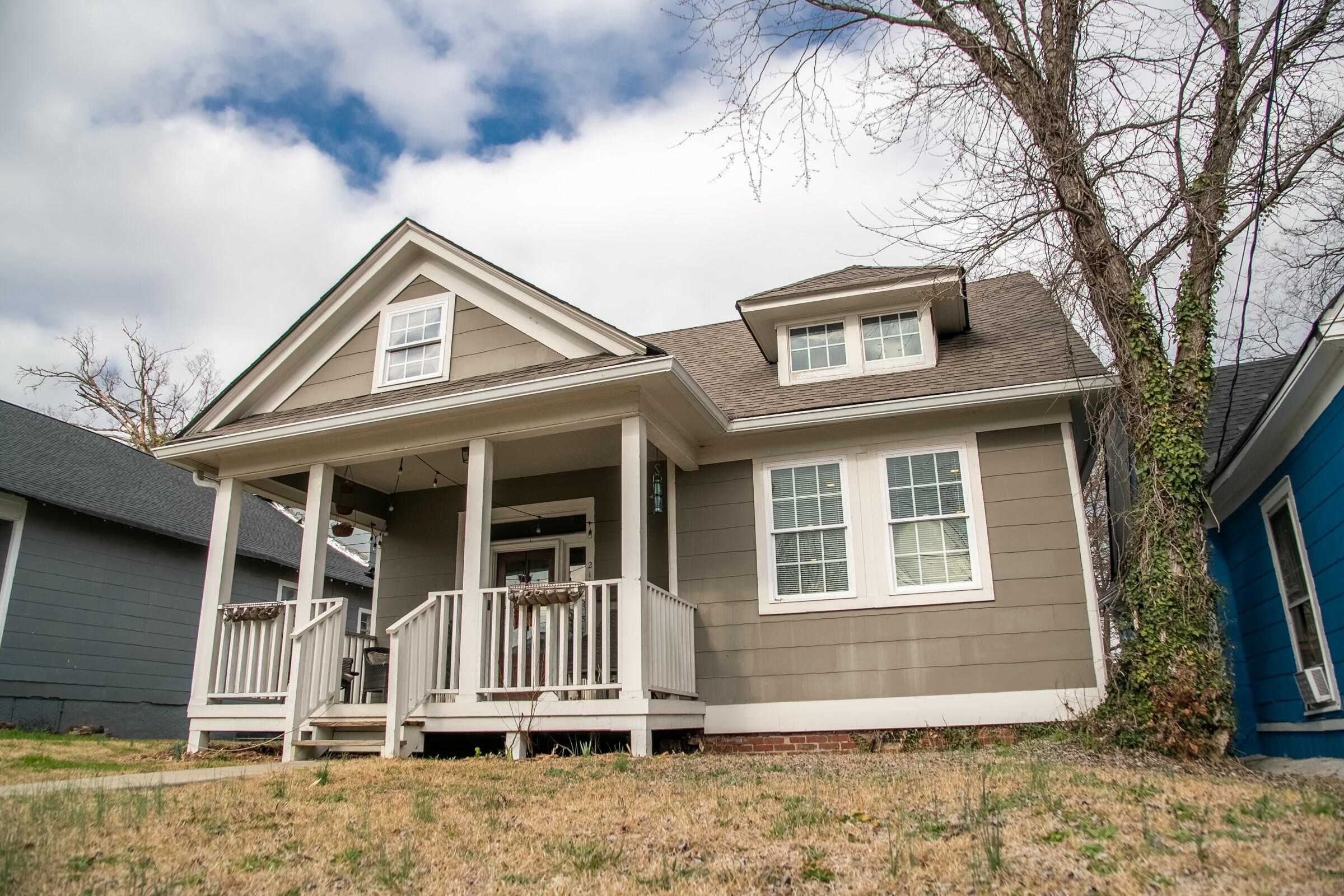 2113 Chamberlain Avenue