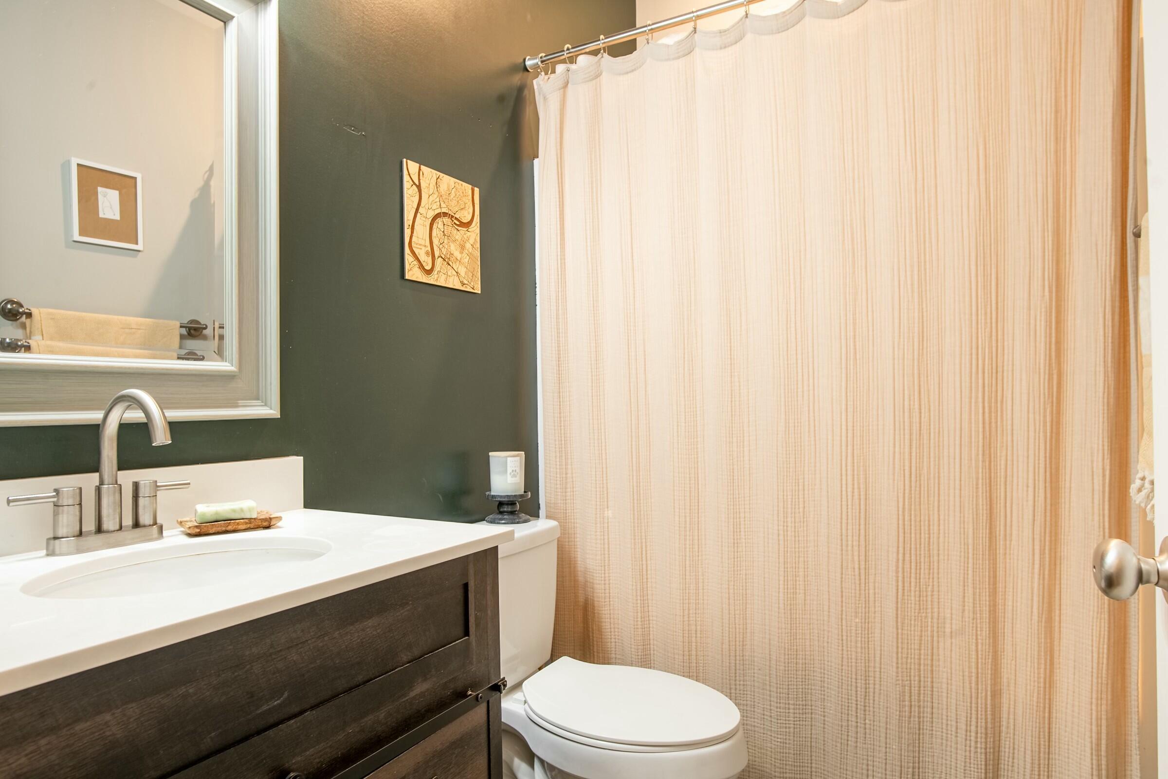 2113 Chamberlain Avenue