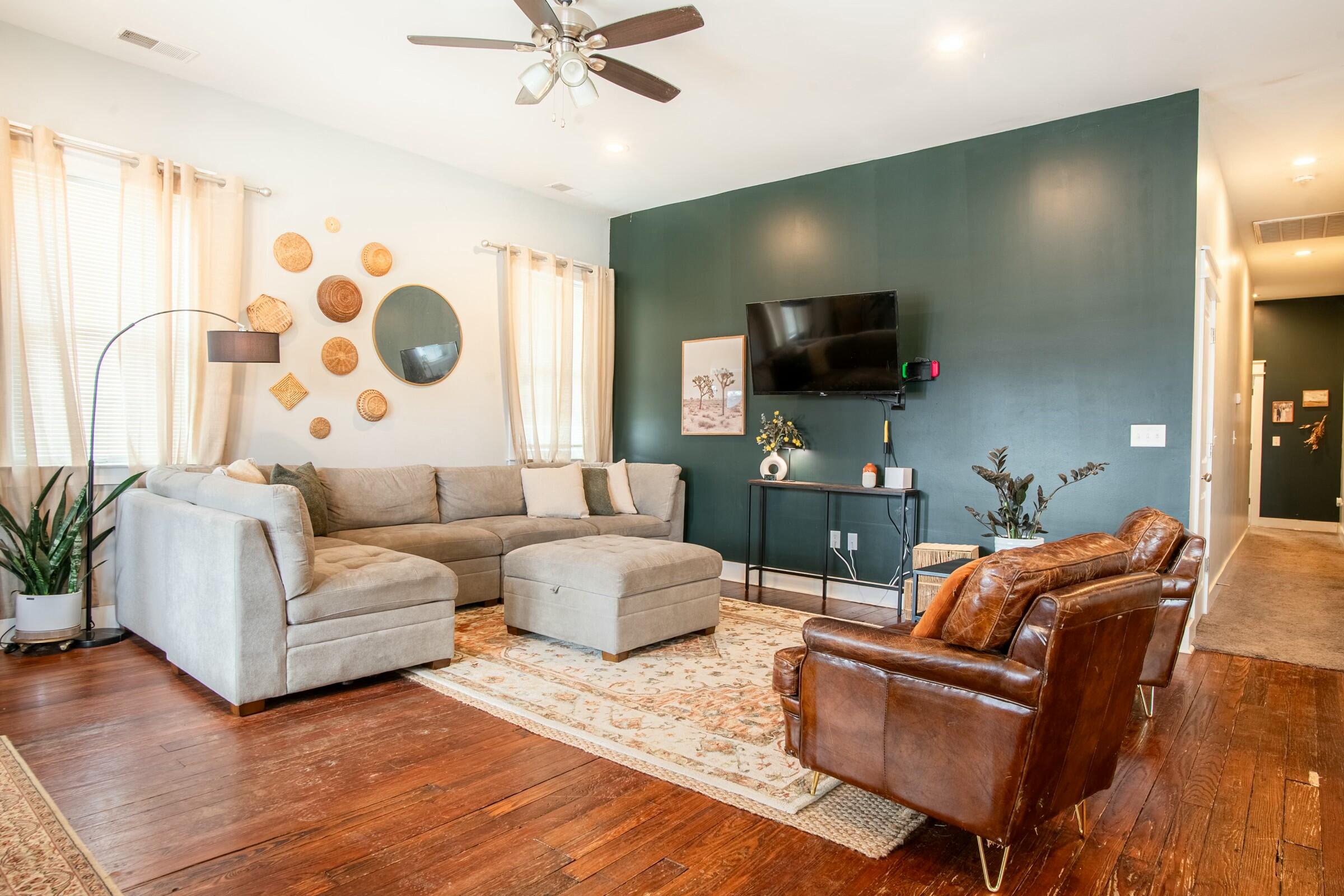 2113 Chamberlain Avenue