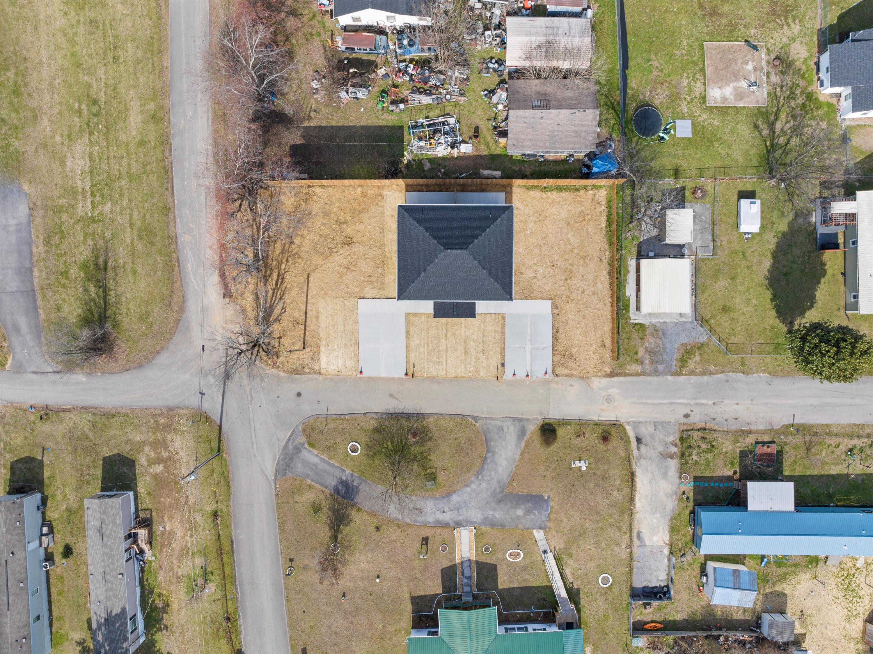 905 & 907 NE Hawk Street