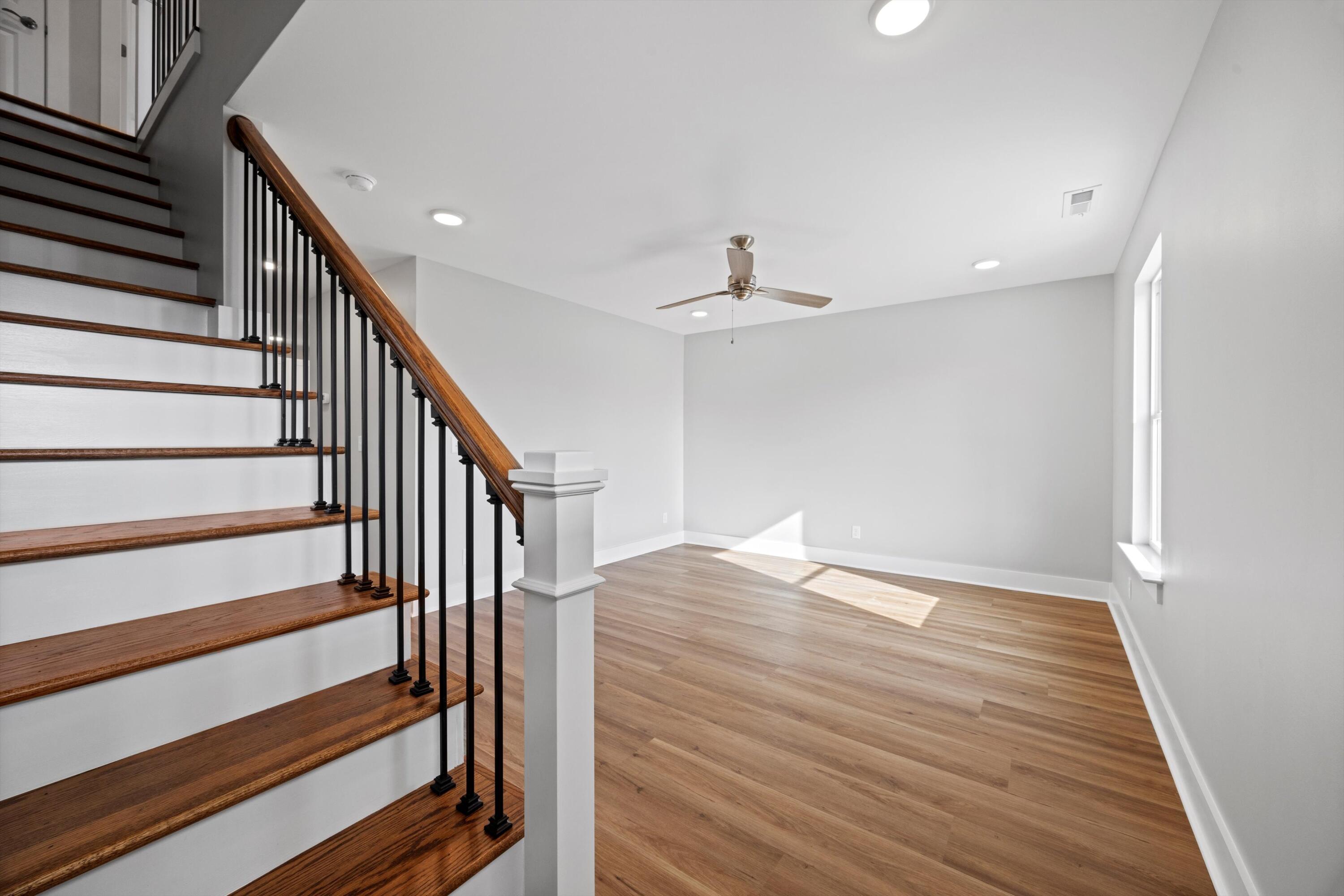 905 & 907 NE Hawk Street