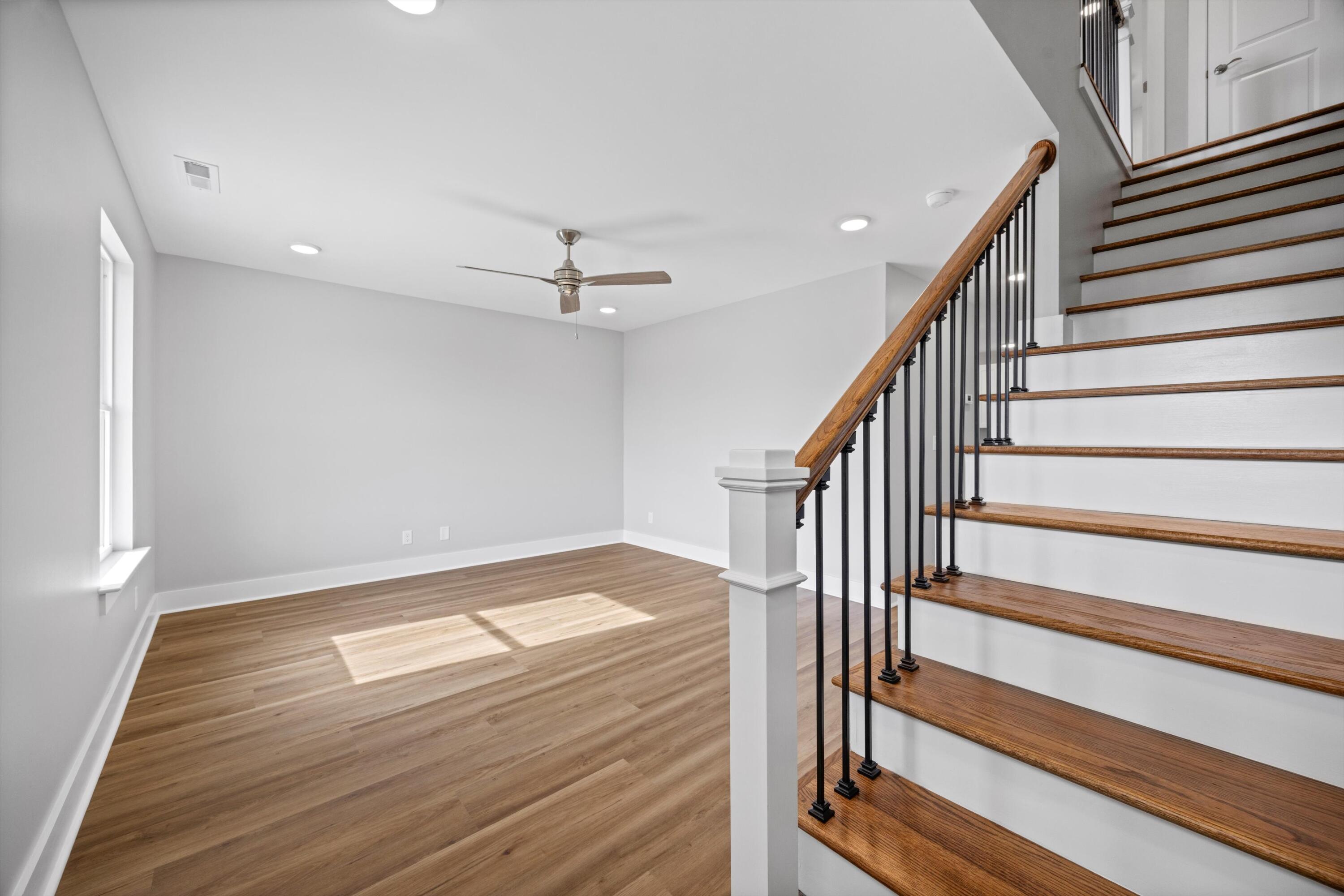 905 & 907 NE Hawk Street