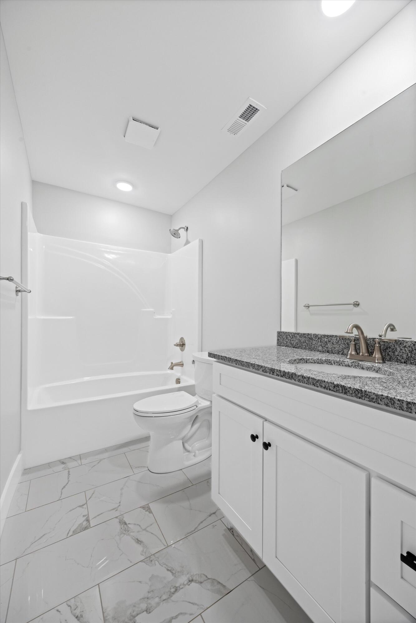 905 & 907 NE Hawk Street