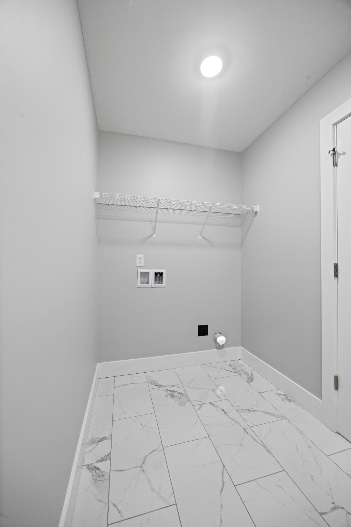 905 & 907 NE Hawk Street