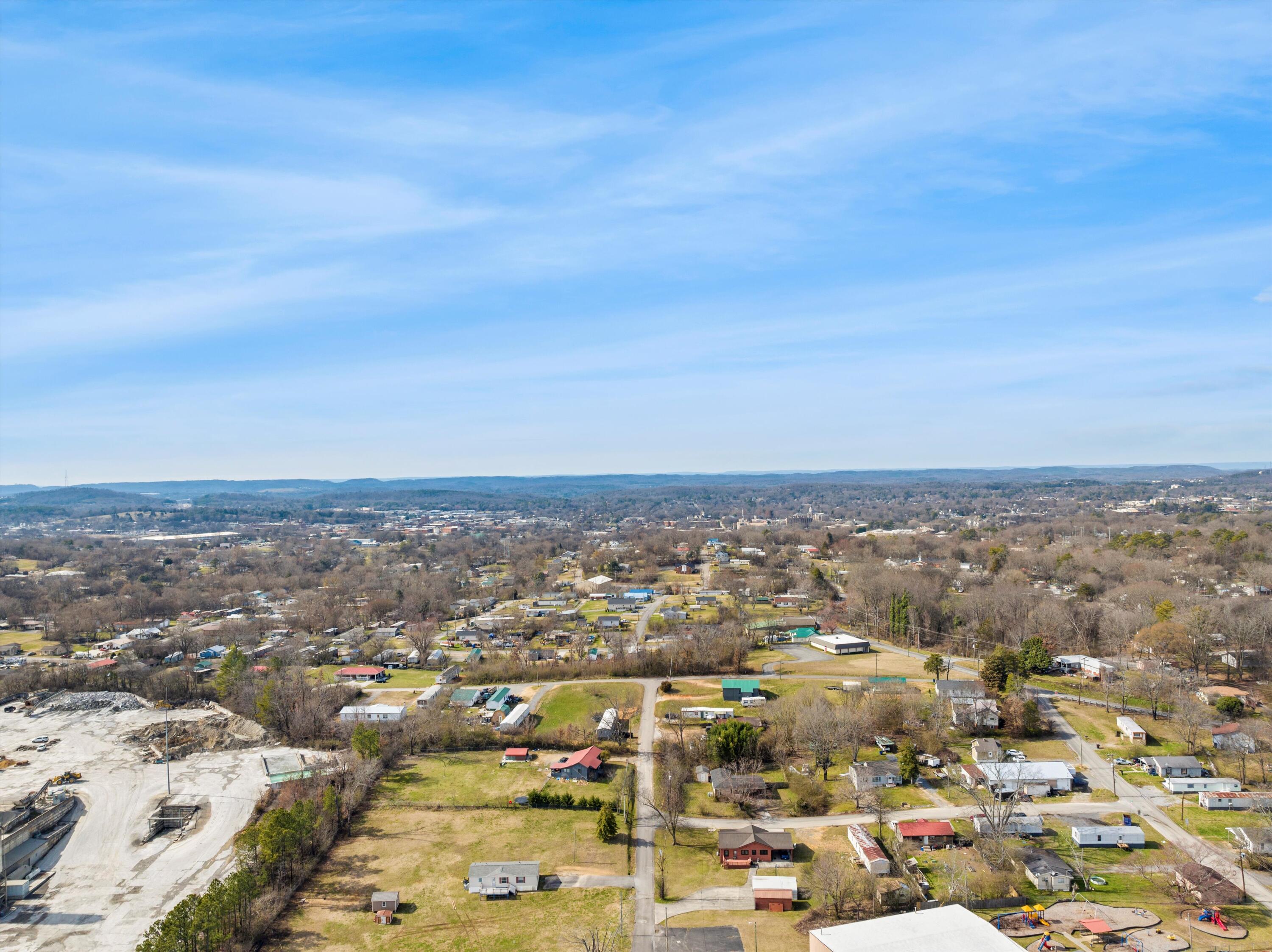 905 & 907 NE Hawk Street