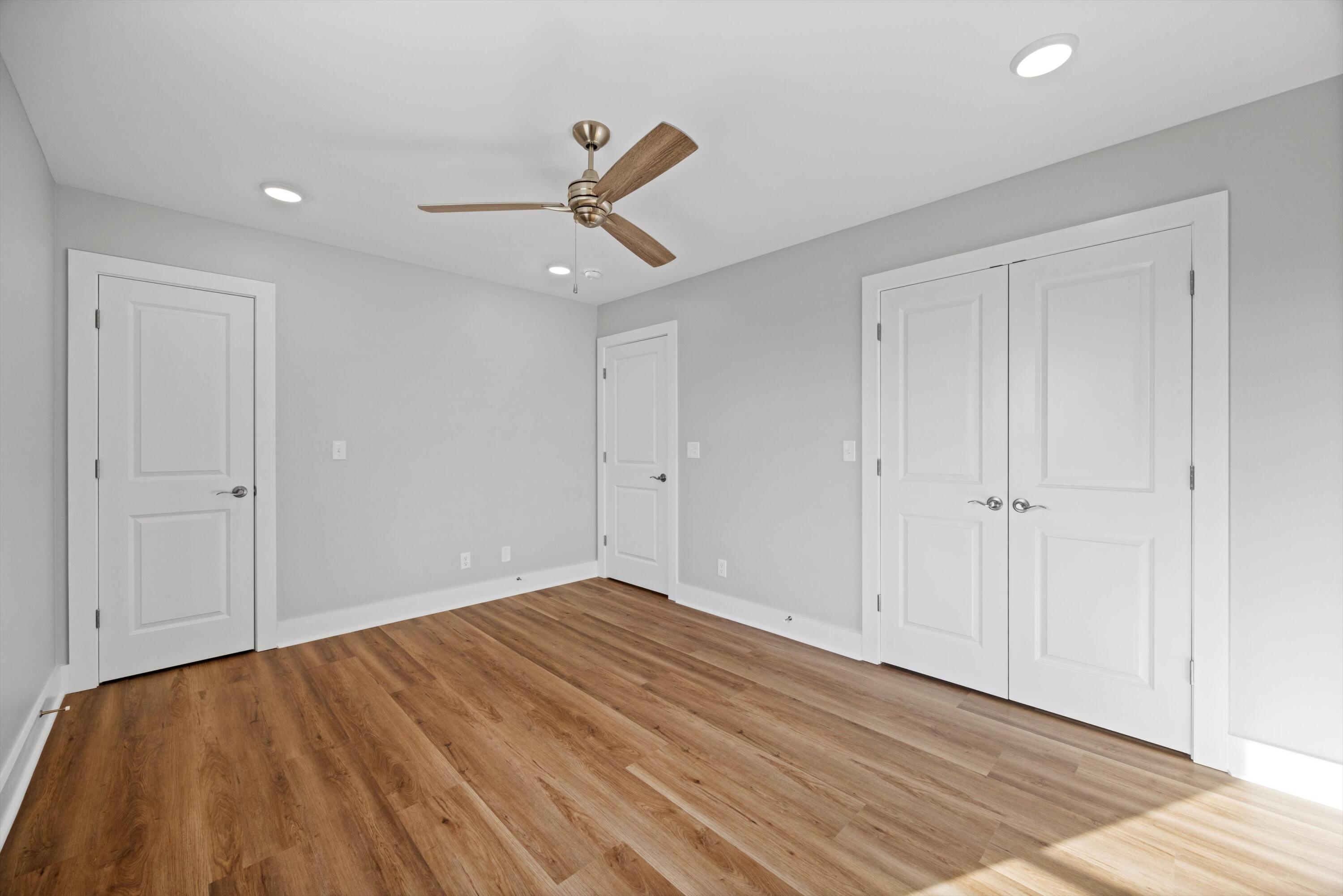 905 & 907 NE Hawk Street