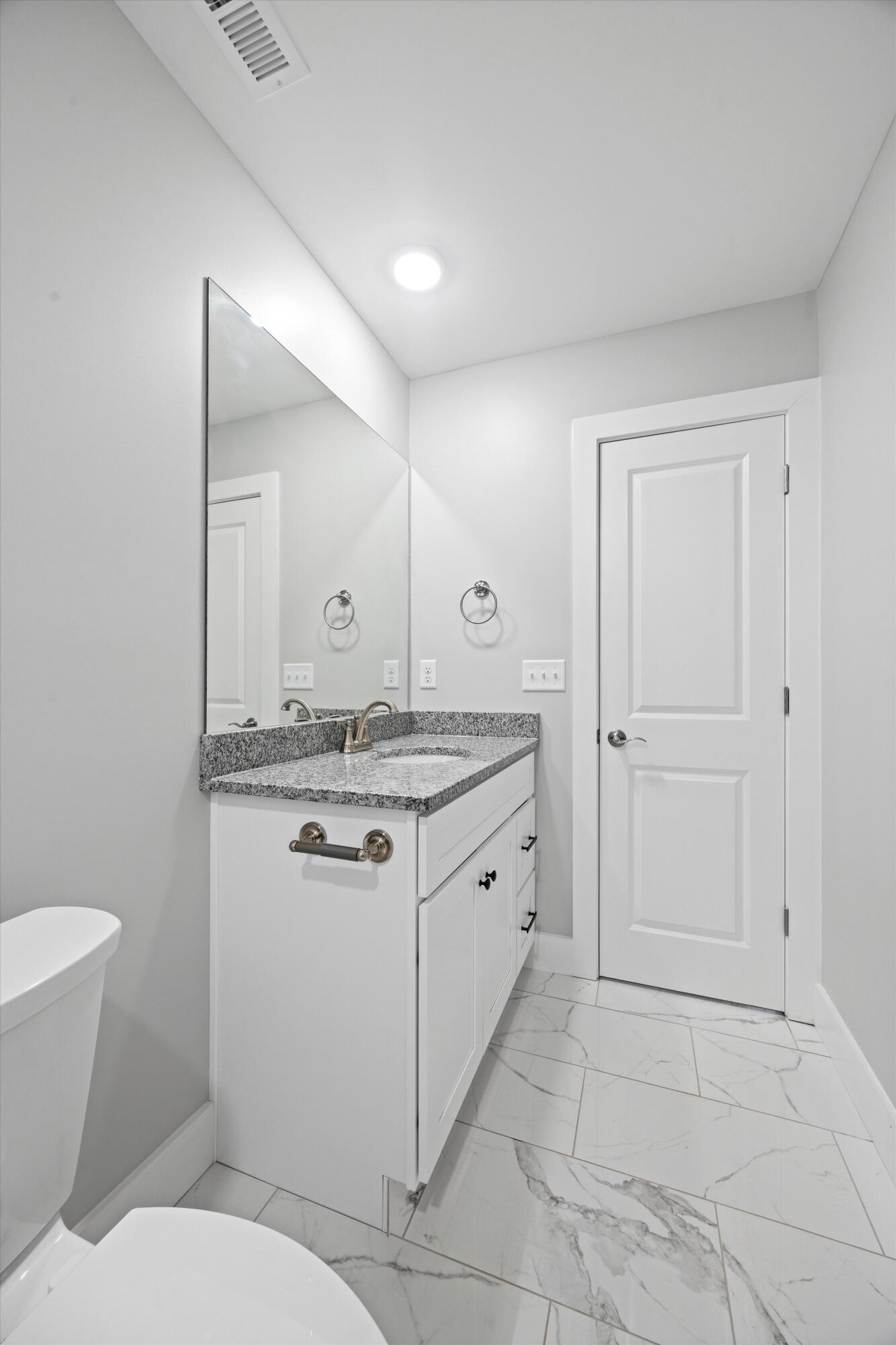 905 & 907 NE Hawk Street