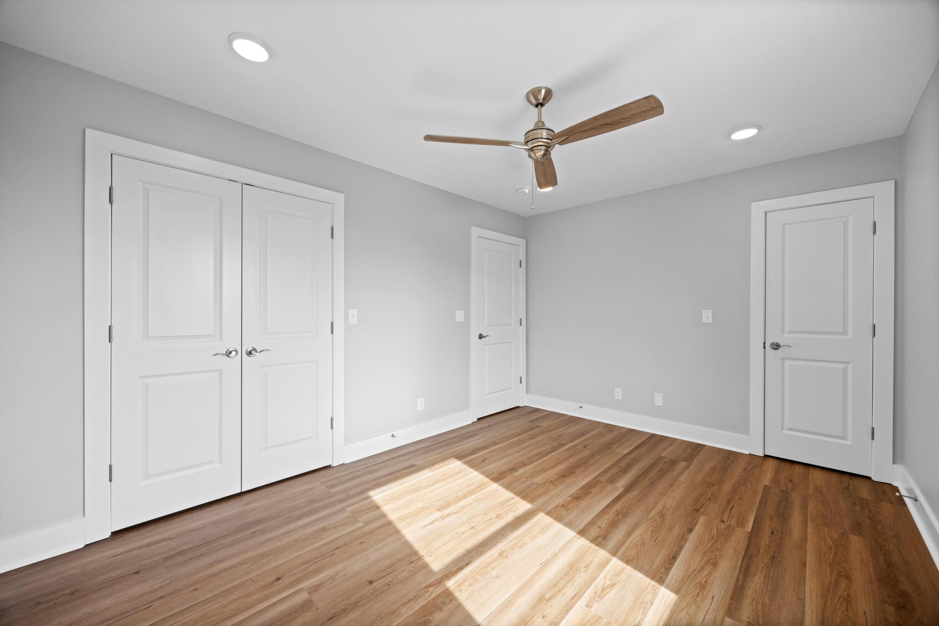 905 & 907 NE Hawk Street