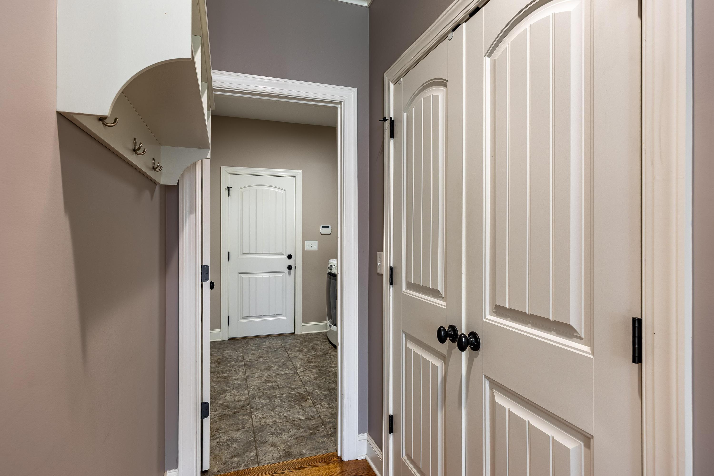 1089 Natural Way