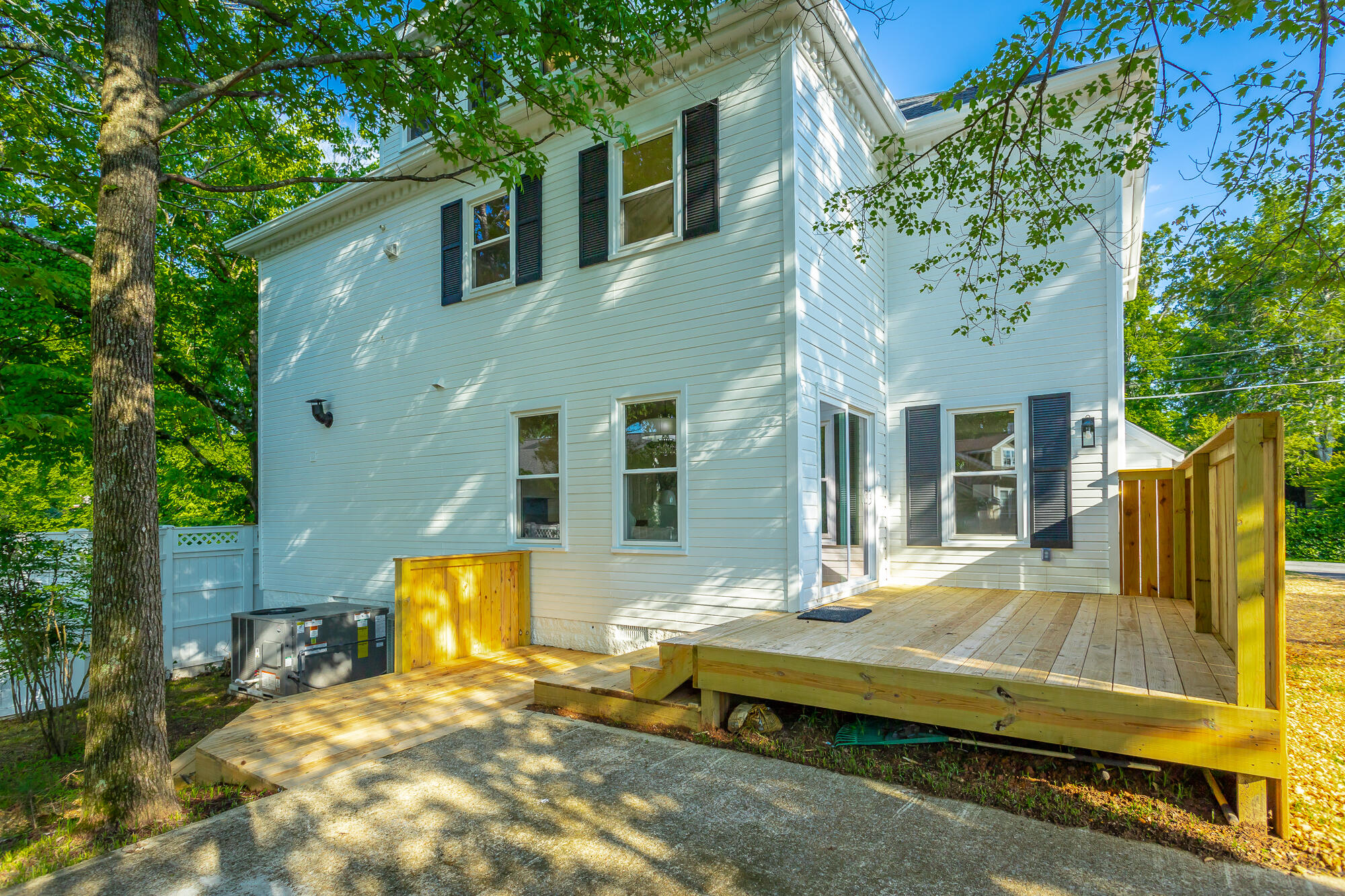 2000 Avalon Avenue