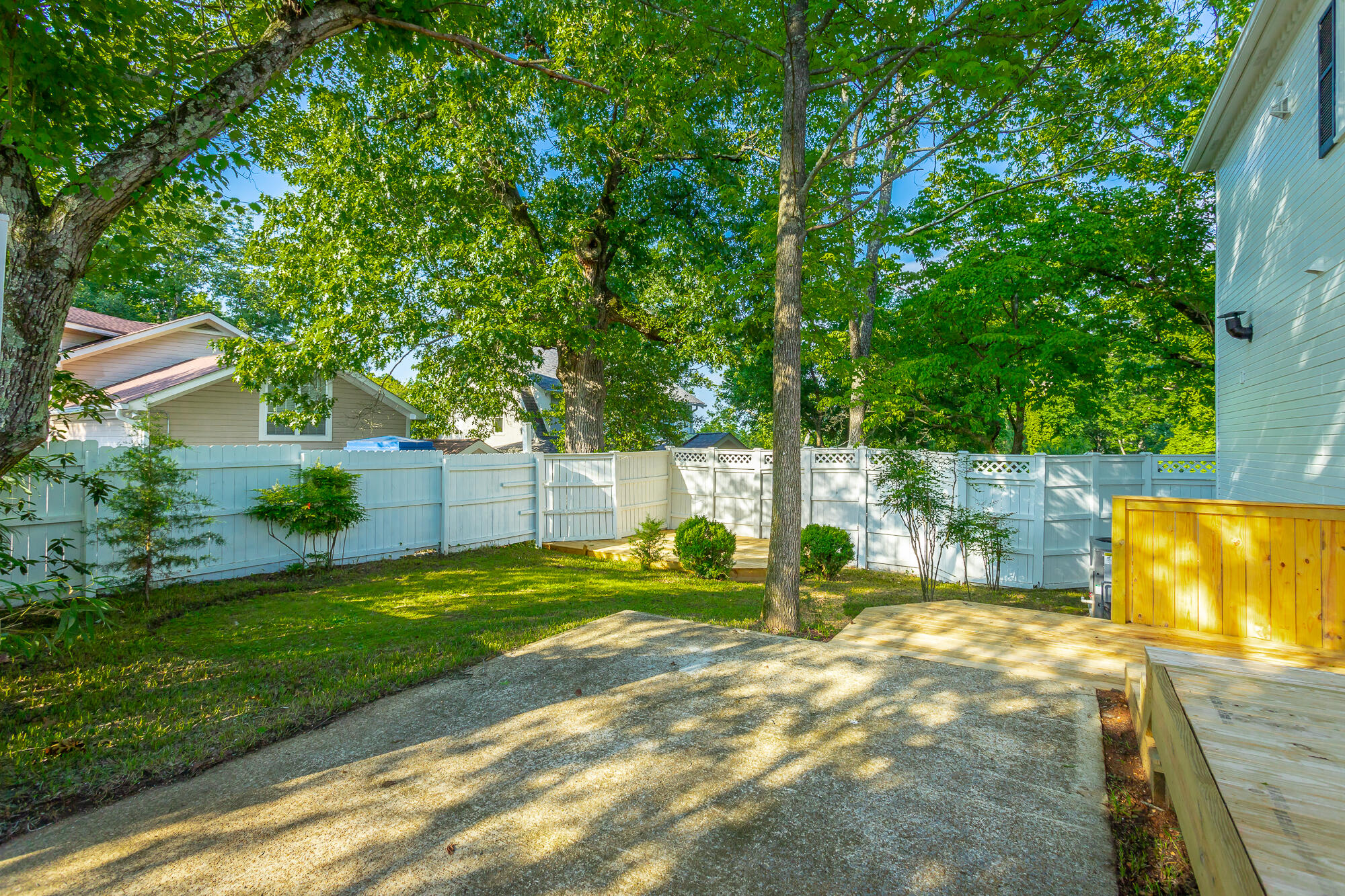 2000 Avalon Avenue