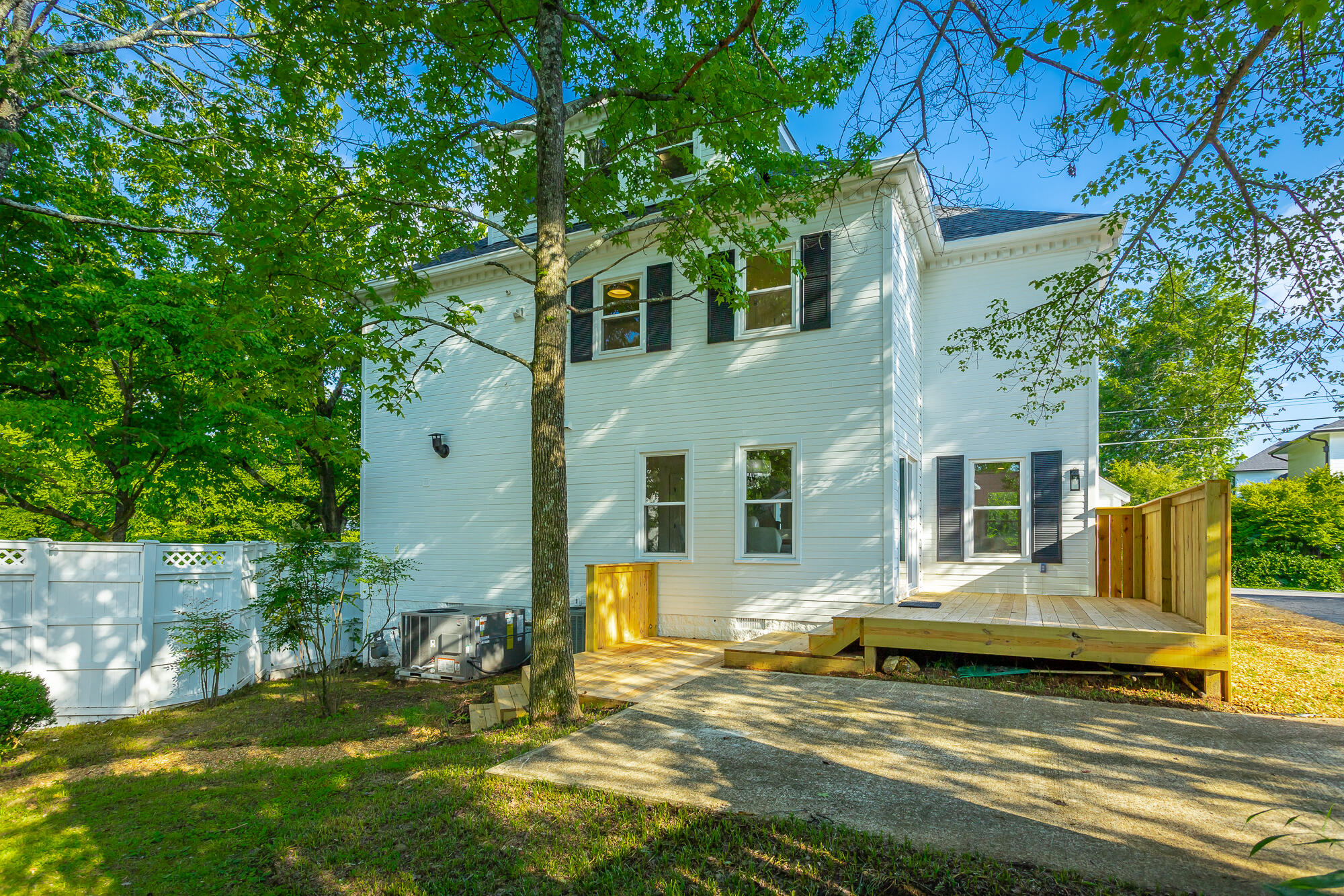 2000 Avalon Avenue